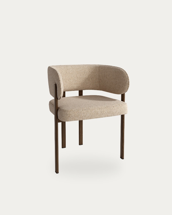 Kai chair with enveloping backrest, hazelnut upholstery and metal structure with wood finish