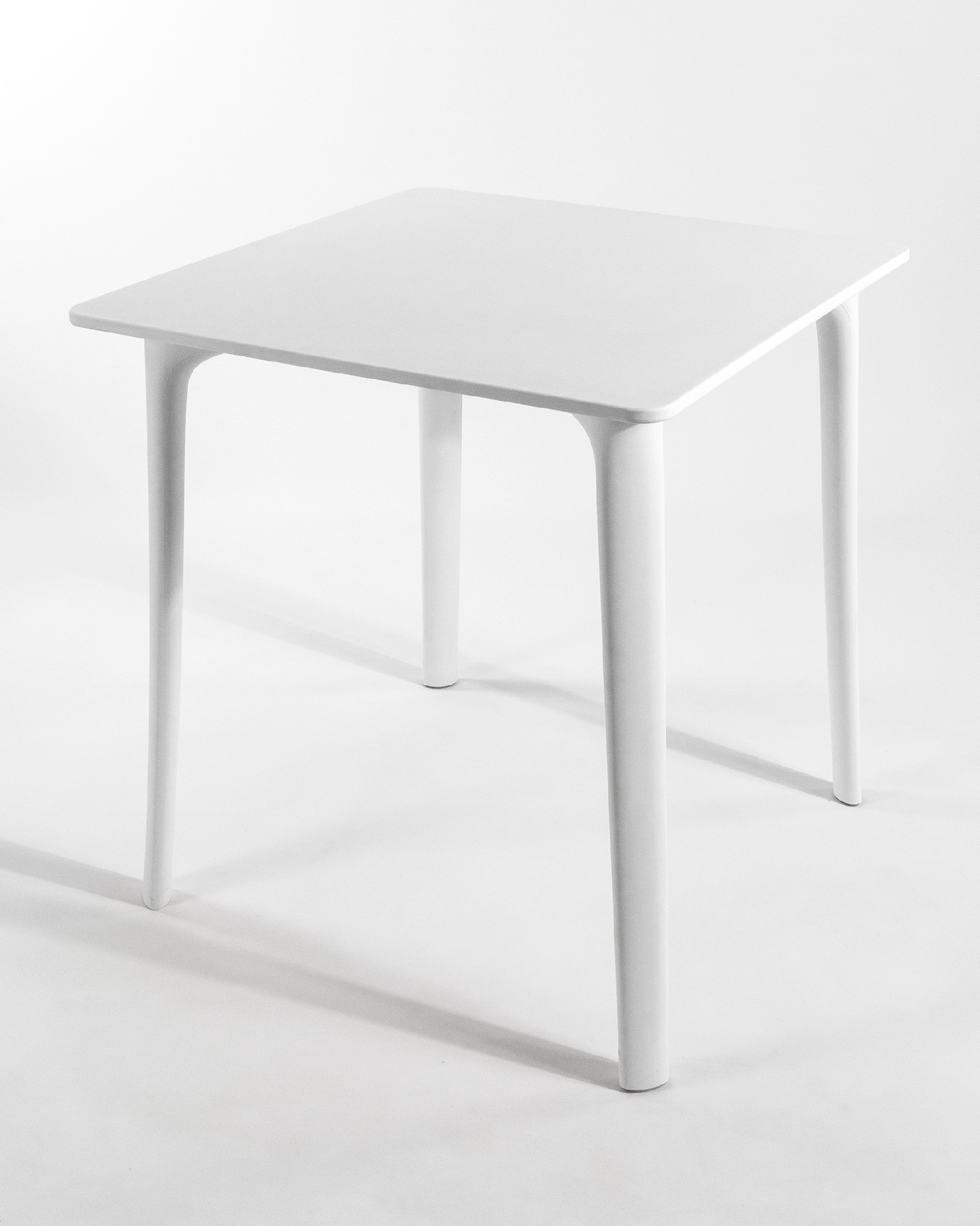White polypropylene outdoor table 70 x 70 cm