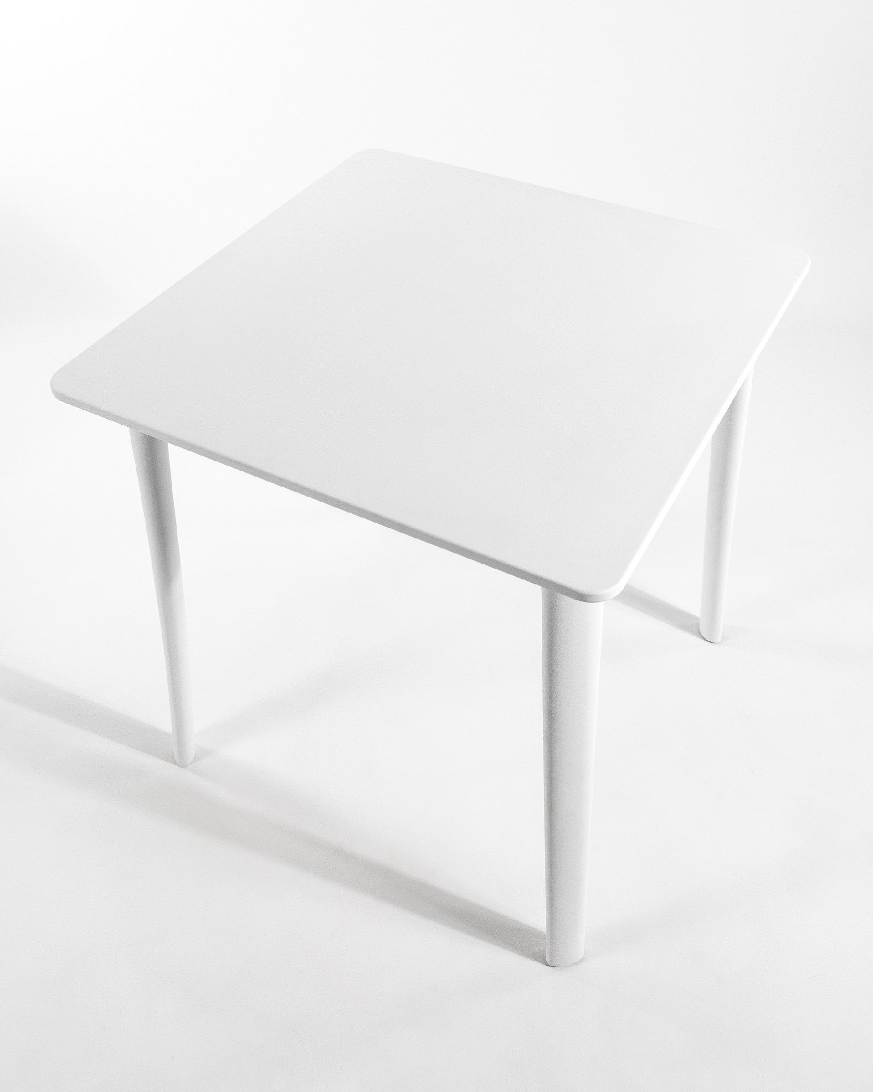 White polypropylene outdoor table 70 x 70 cm