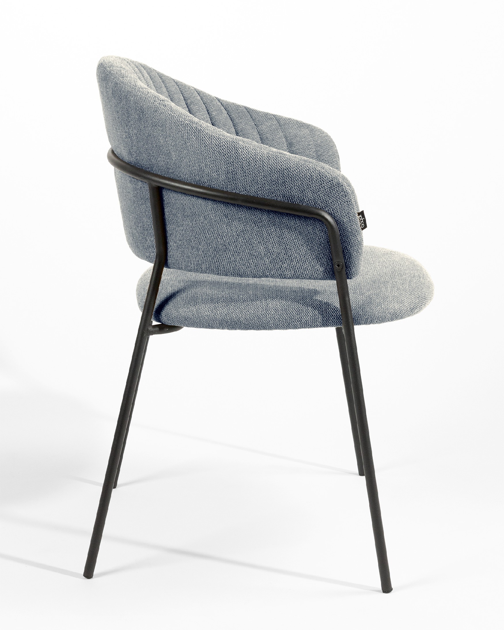 Silla Kyoto con tapizado gris y patas metálicas negras