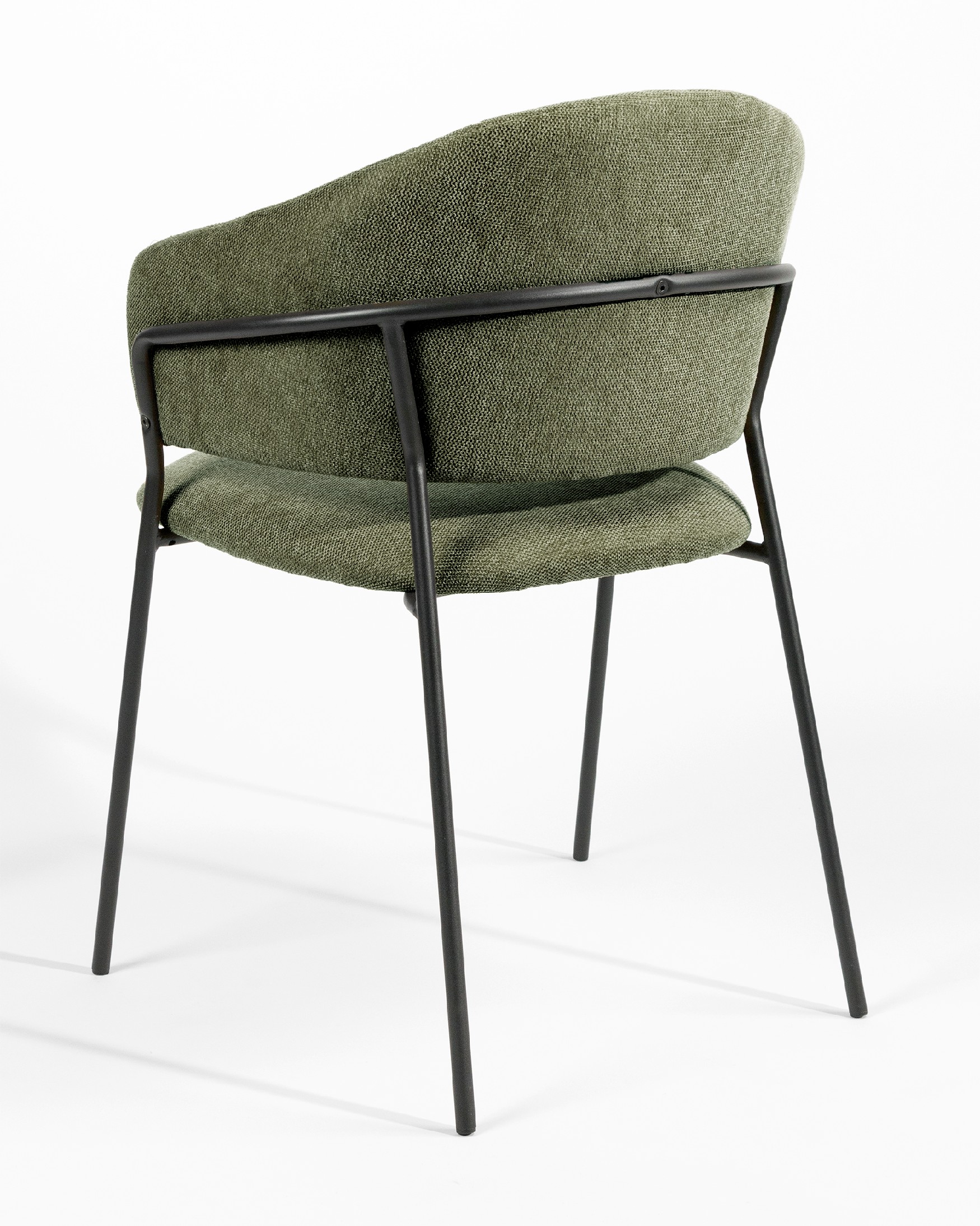 Chaise Kyoto avec un revêtement vert et des pieds métalliques noirs