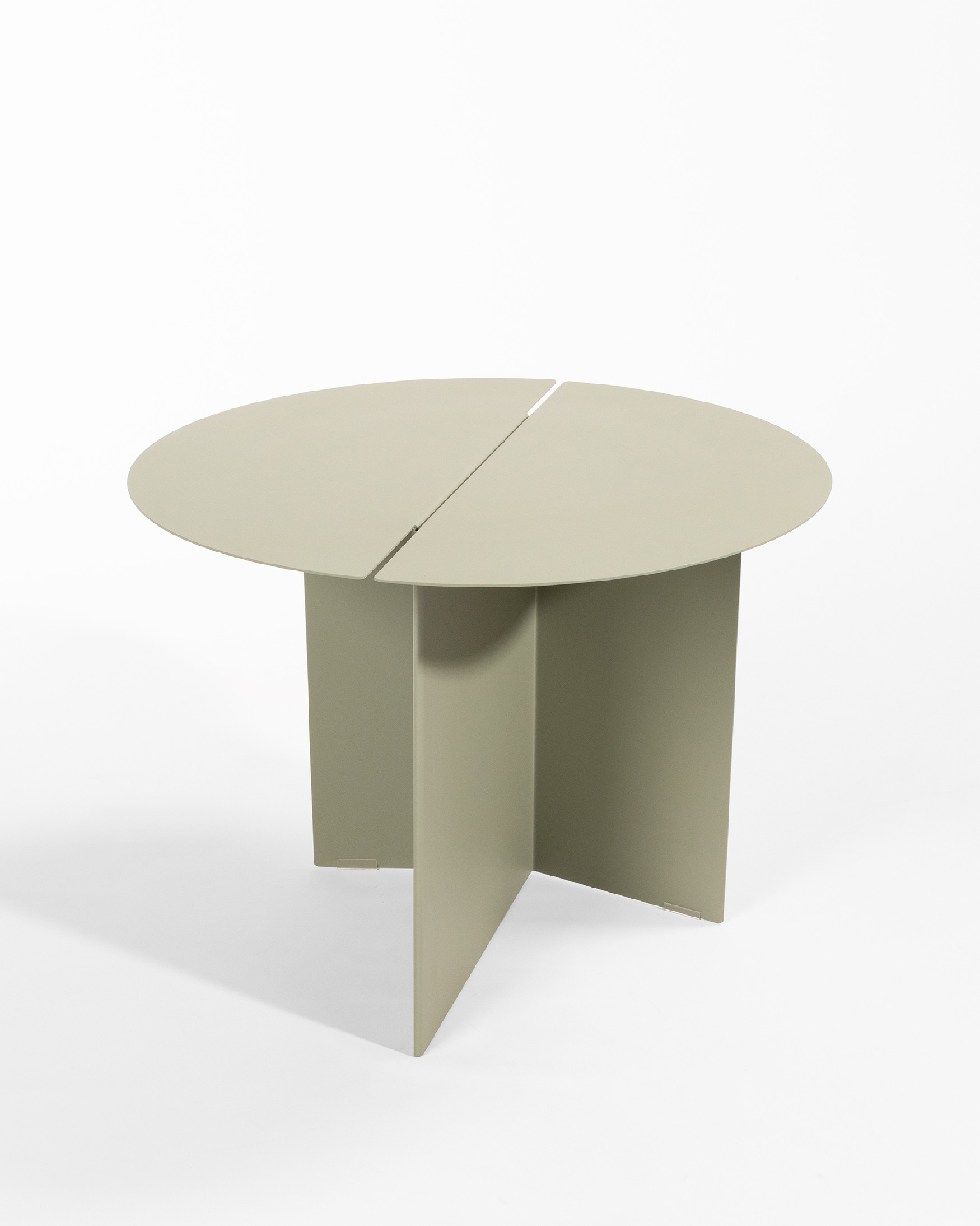 Round auxiliary table Linux made of lacquered khaki metal Ø 50 cm