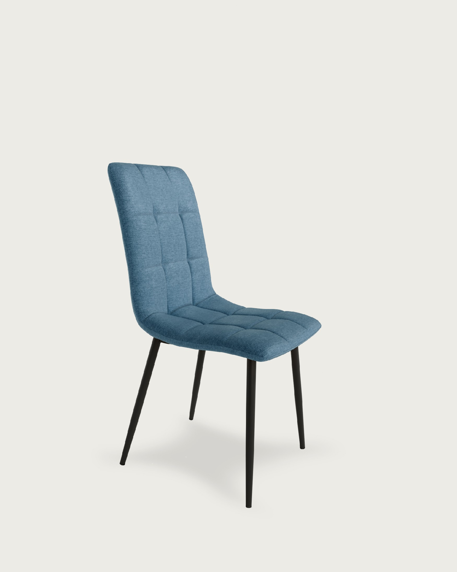 Chaise Lisboa avec rembourrage bleu et pieds métalliques noirs