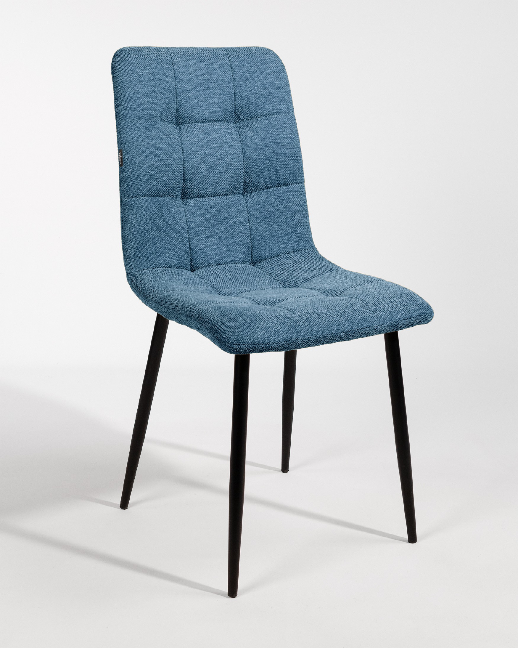 Chaise Lisboa avec rembourrage bleu et pieds métalliques noirs