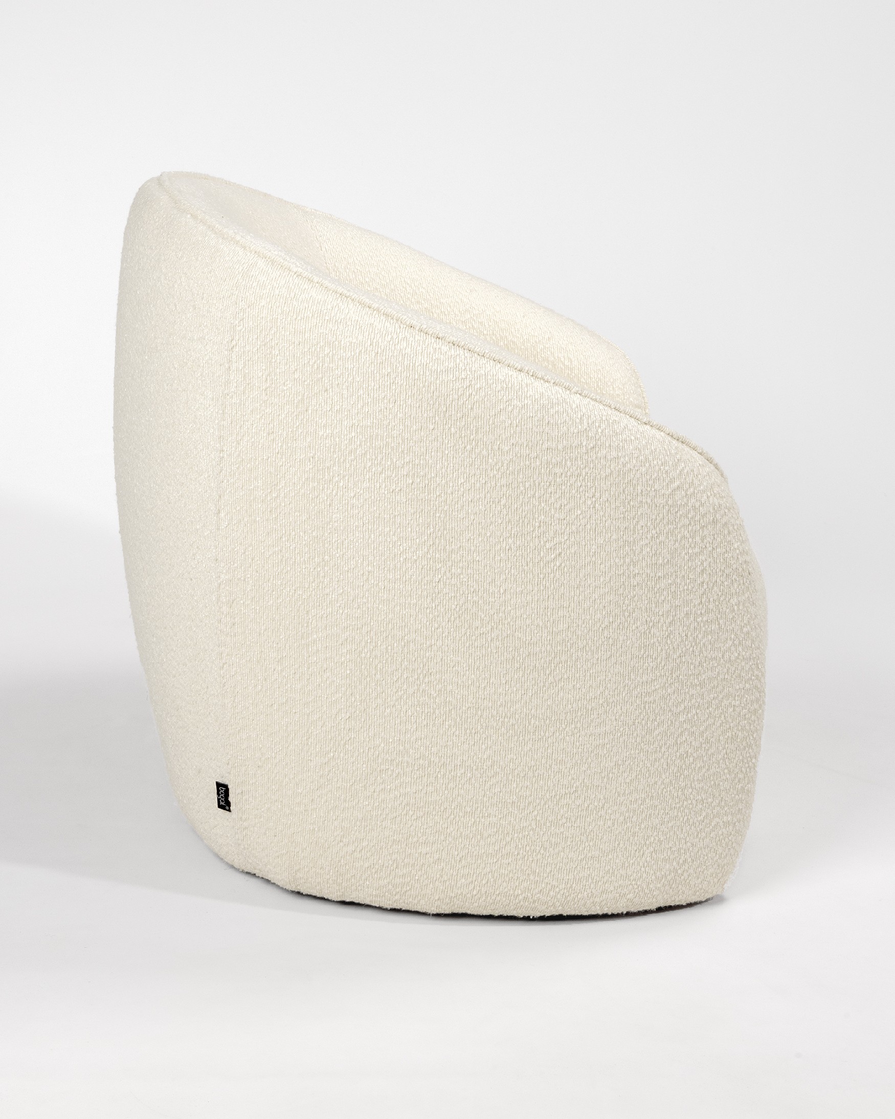 Loto armchair with lamb color upholstery