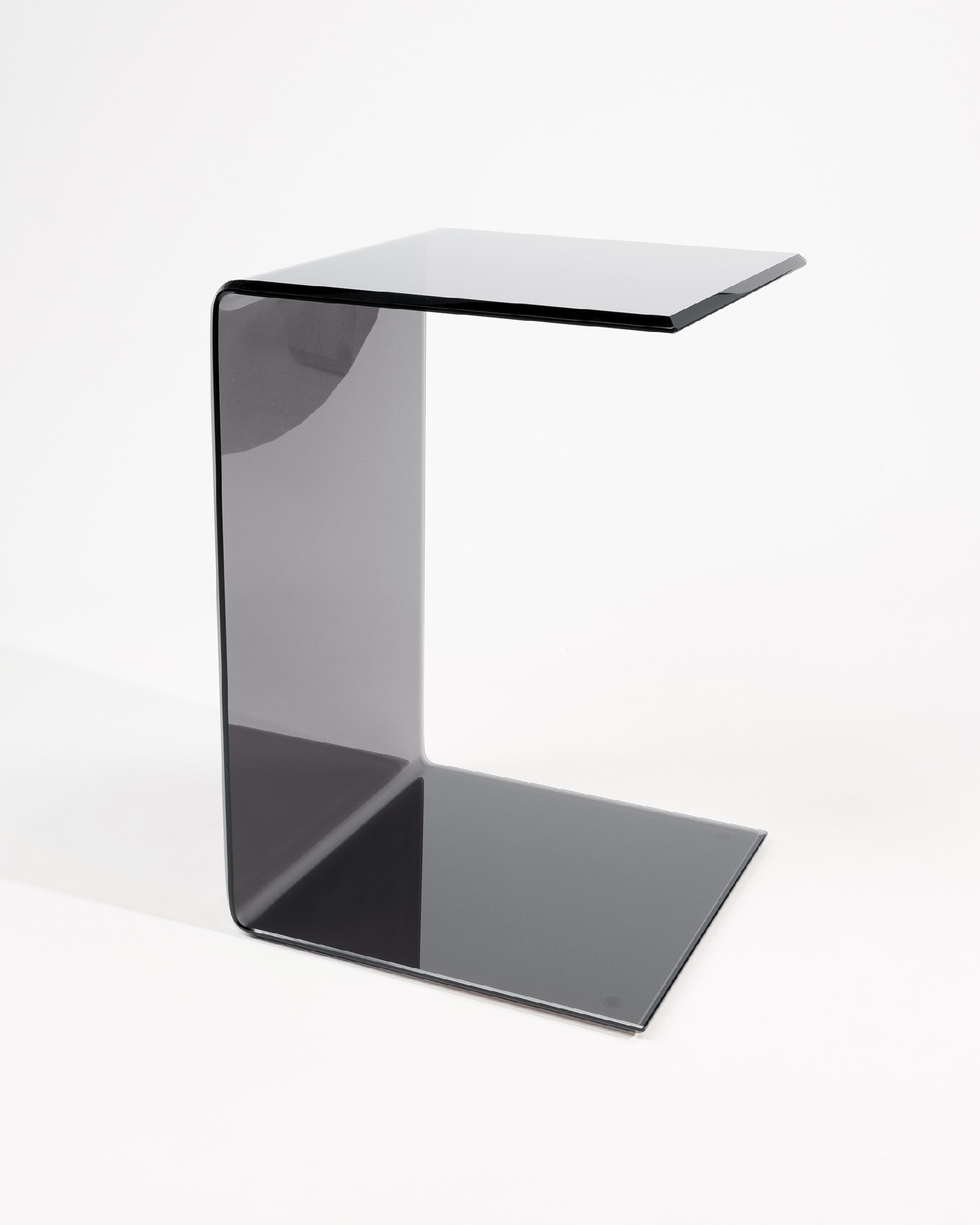 Table d'appoint Mac en verre trempé couleur graphite (12 mm) avec bords biseautés