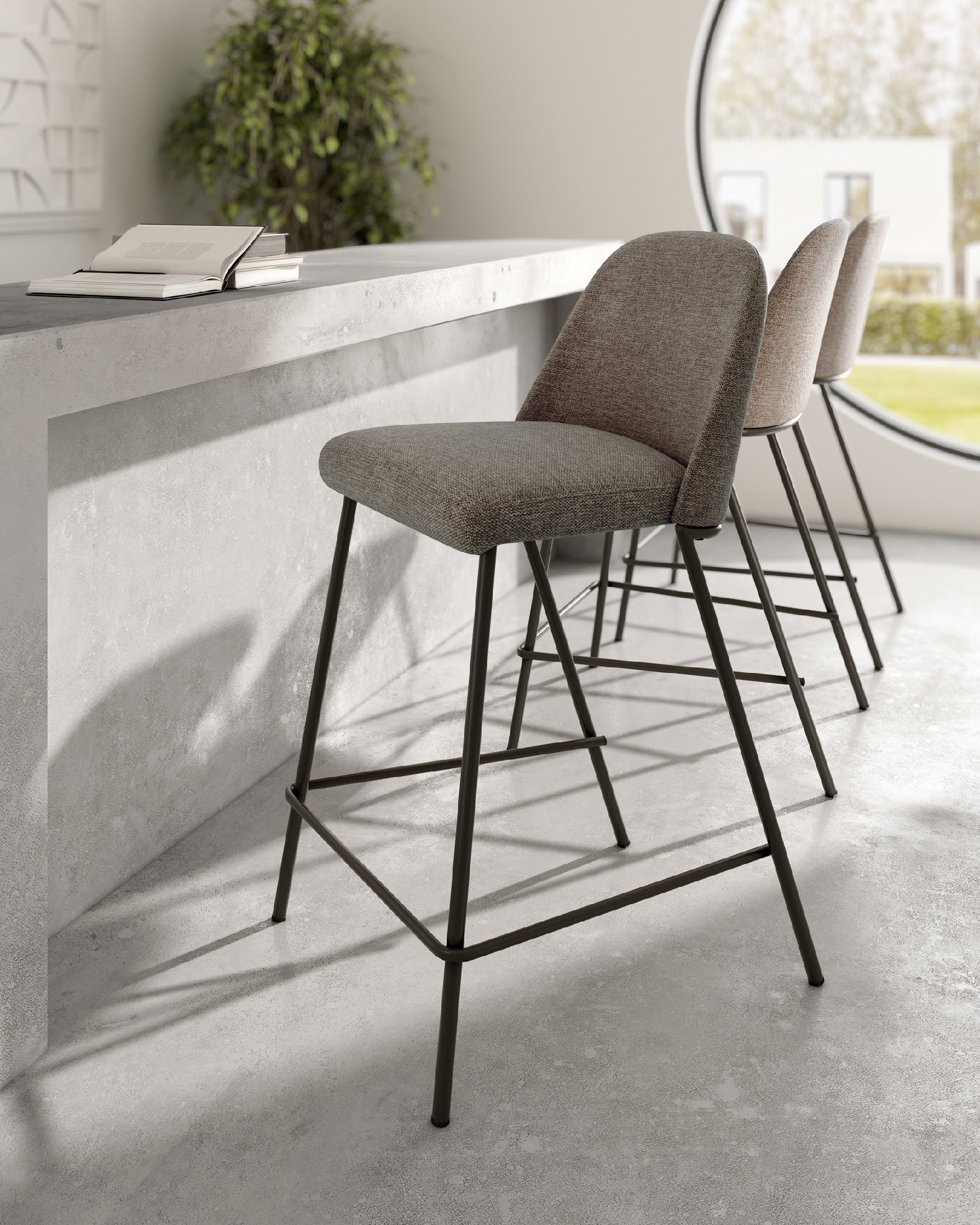 High stool 67 cm Madison with gray upholstery and black metal structure
