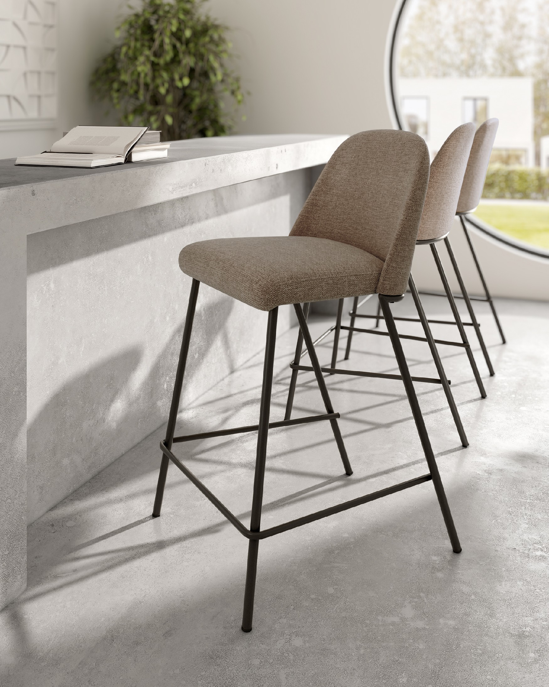 High stool 67 cm Madison with brown upholstery and black metal structure