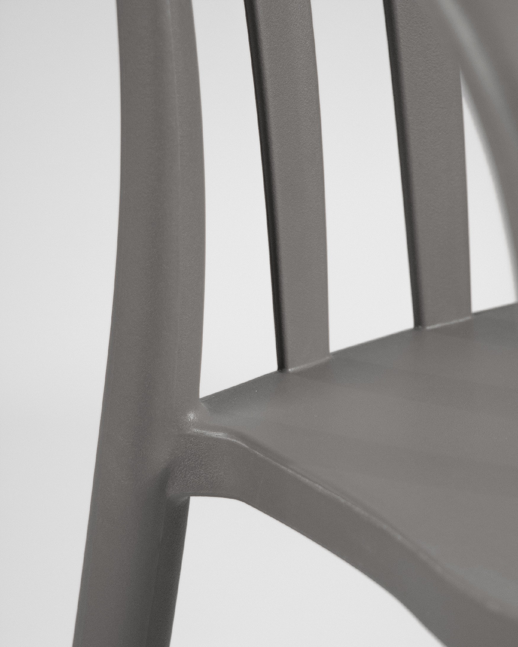 Chaise Malibu en polypropylène graphite