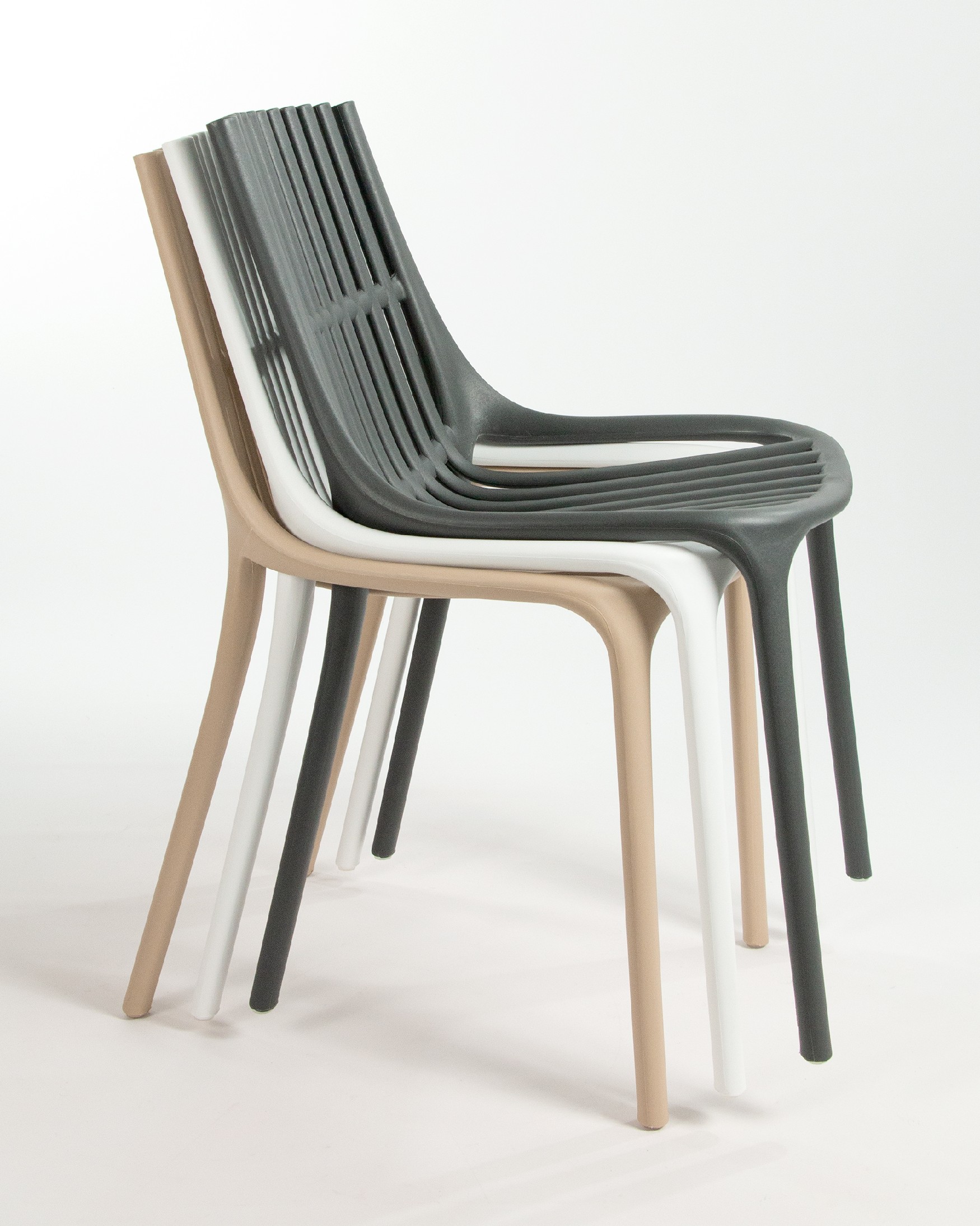 Chaise Milan en polypropylène graphite