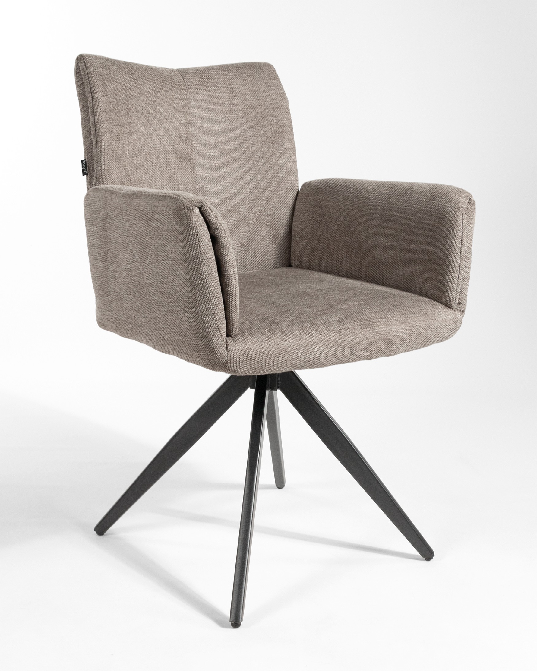 Silla Modena giratoria 180º con función return, tapizado marron y patas metálicas negras