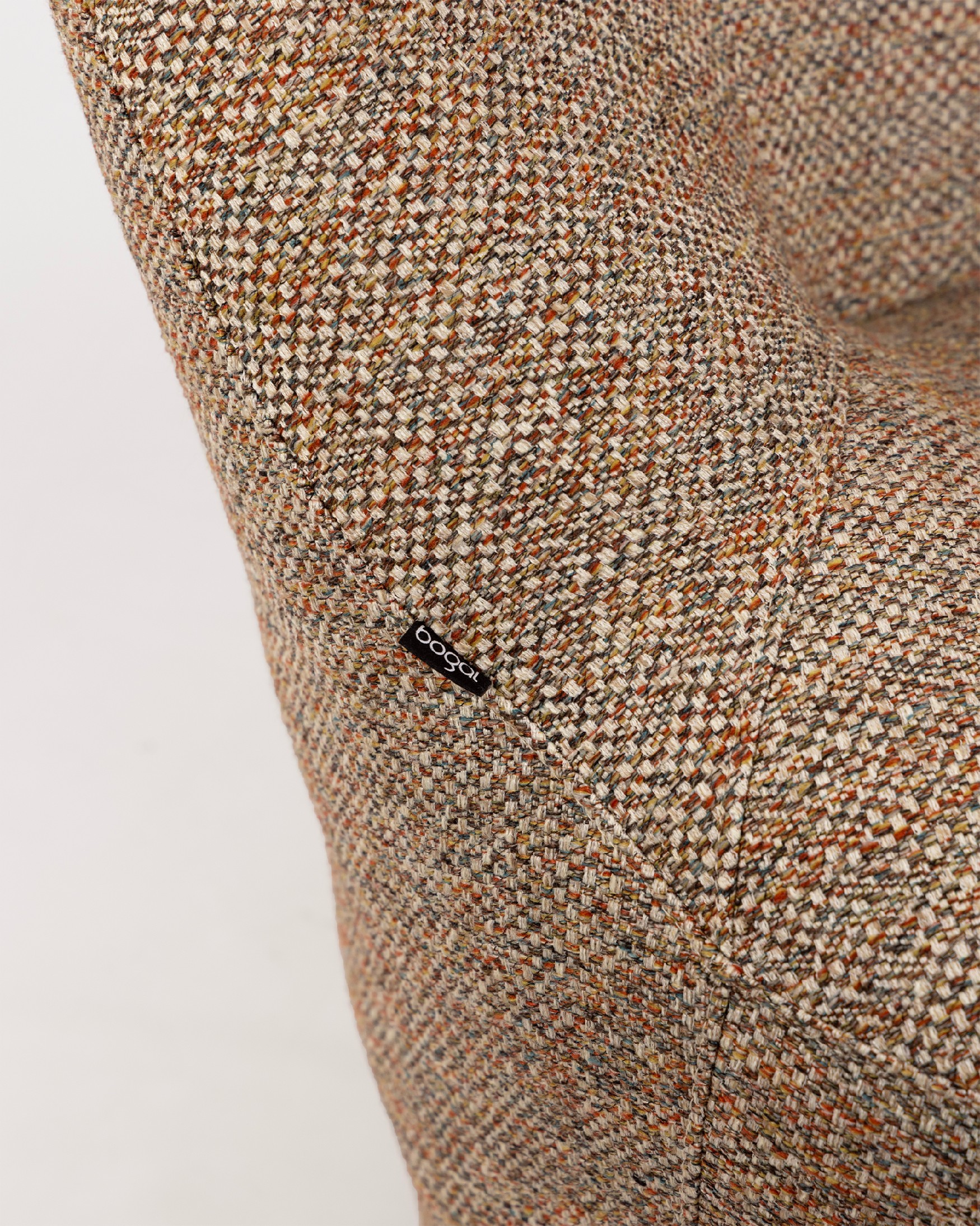 Fauteuil pivotant 360º Moma avec tapisserie ethnique