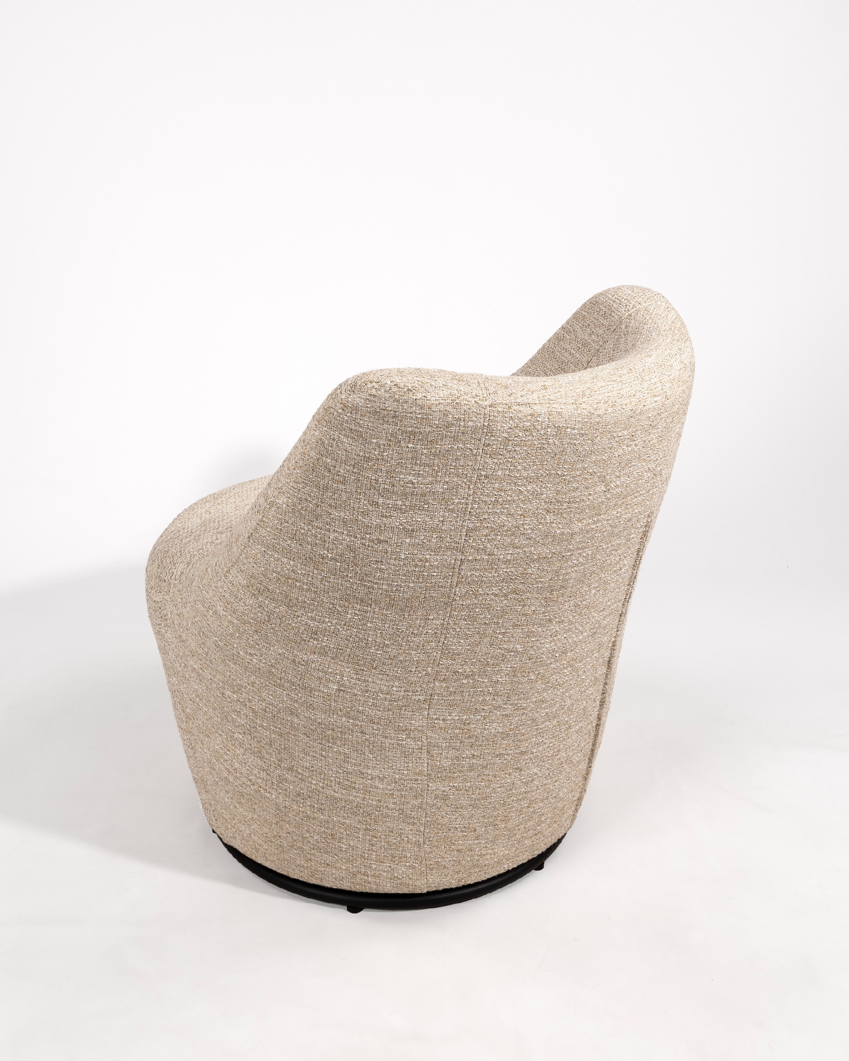 Butaca giratoria 360º Moma con tapizado marfil