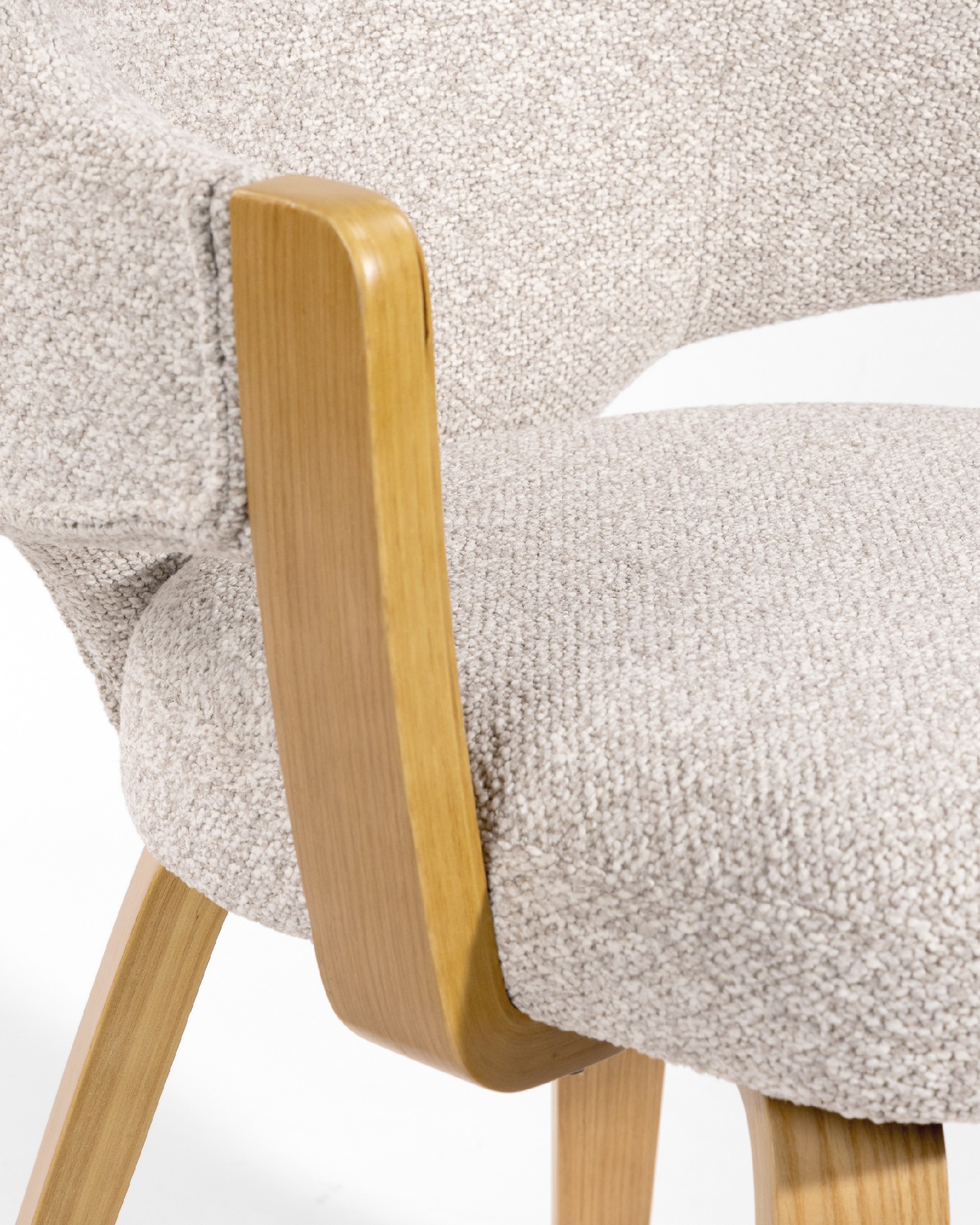 Nami chair with wooden structure and sand upholstery