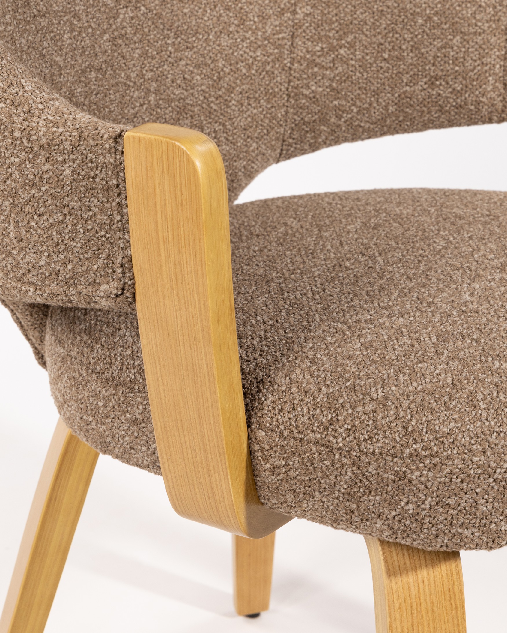 Nami chair with wooden structure and brown upholstery