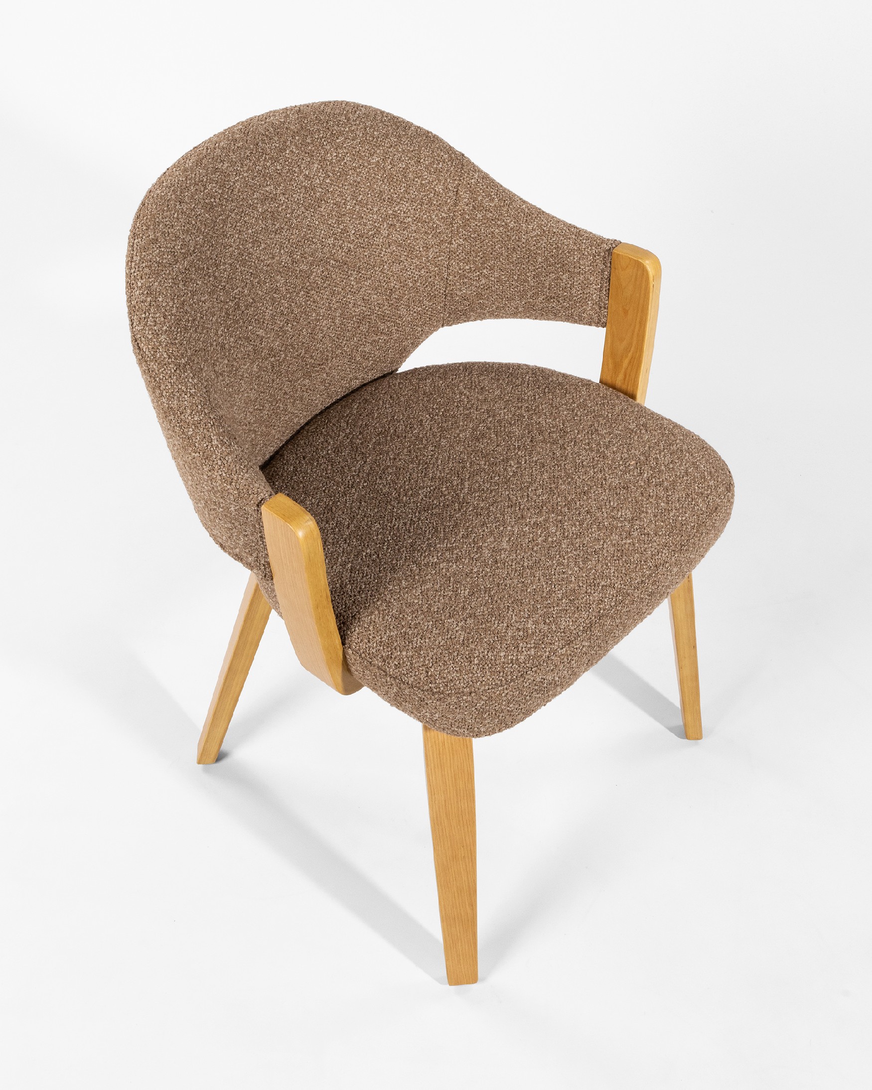 Nami chair with wooden structure and brown upholstery