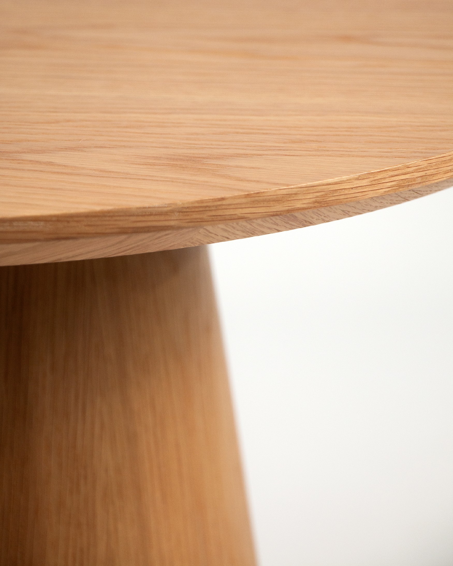Table d'appoint Namib ronde avec finition chêne naturel Ø 60 cm