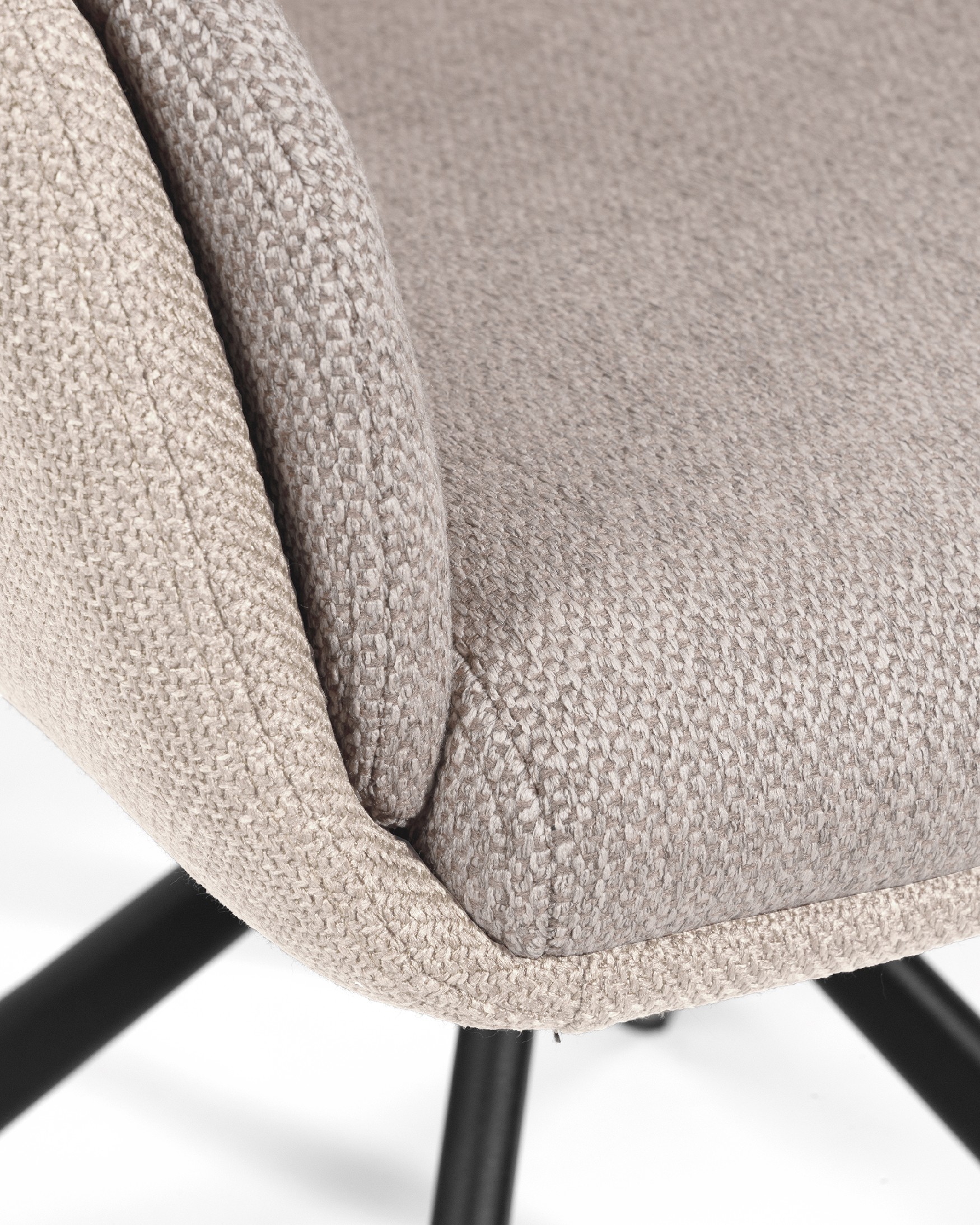 Chair Natal swivel 360º with pearl and brown upholstery and black metal legs
