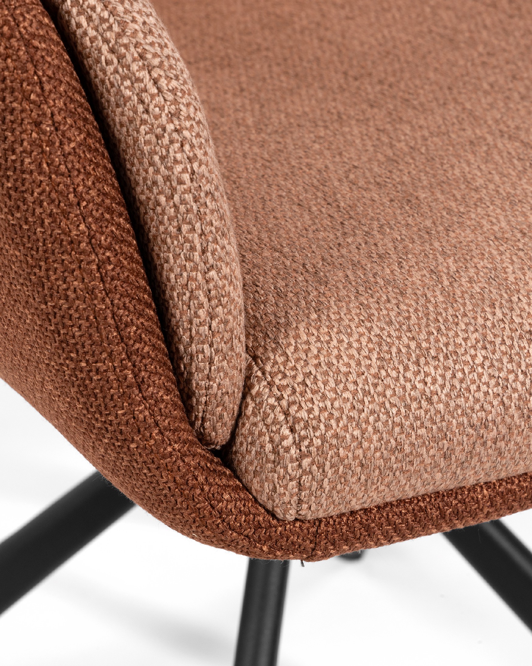 Chair Natal swivel 360º with terracotta and salmon upholstery and black metal legs