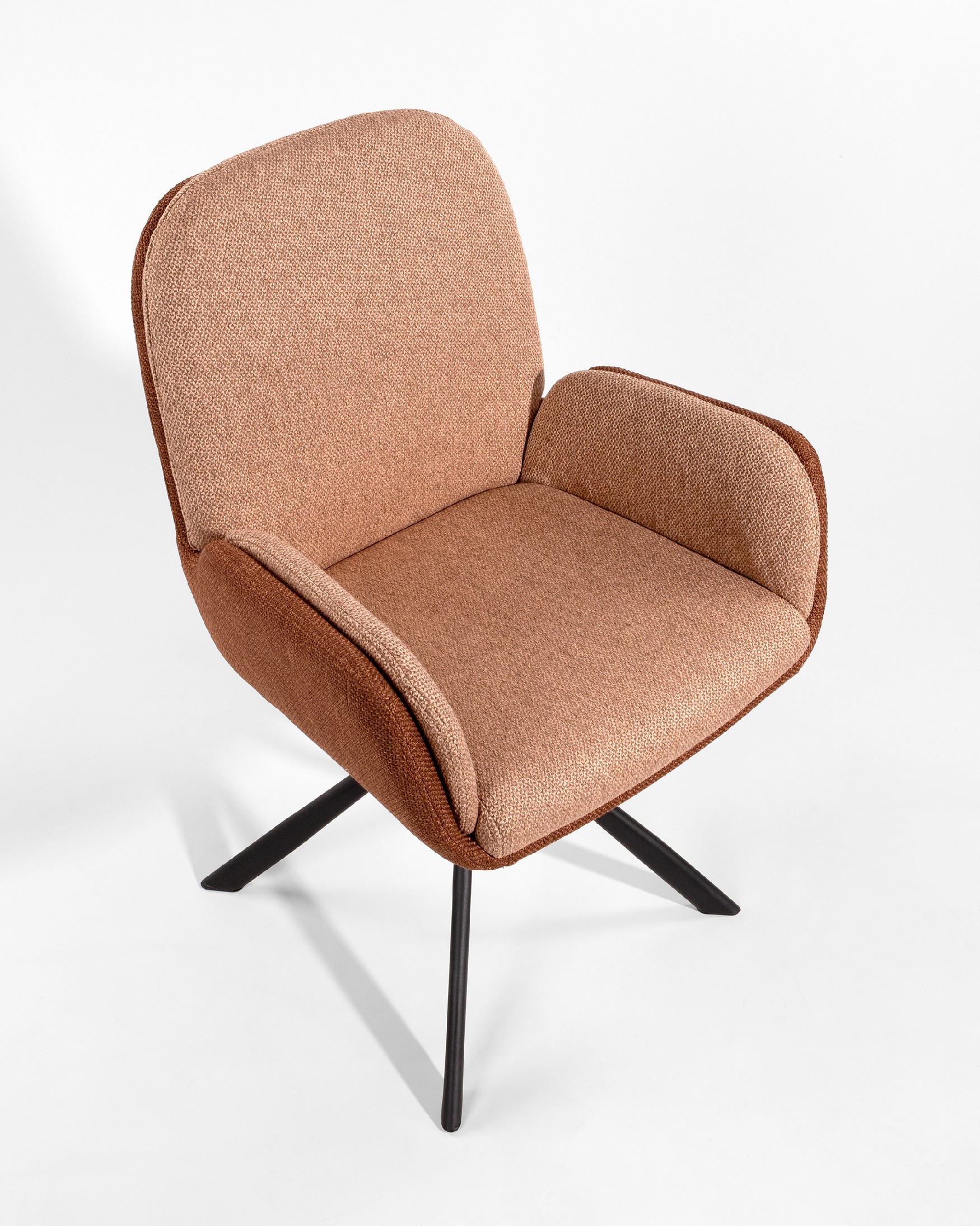 Chair Natal swivel 360º with terracotta and salmon upholstery and black metal legs