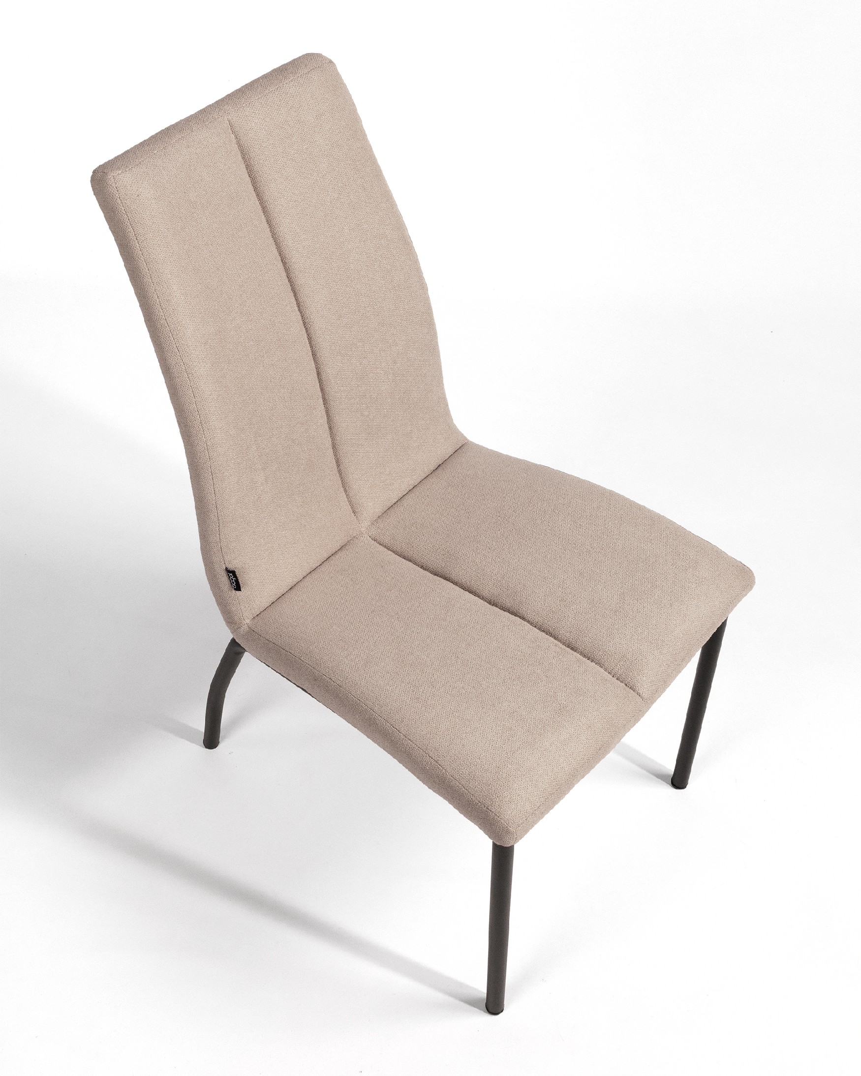 Niza chair with pearl upholstery and black metal legs