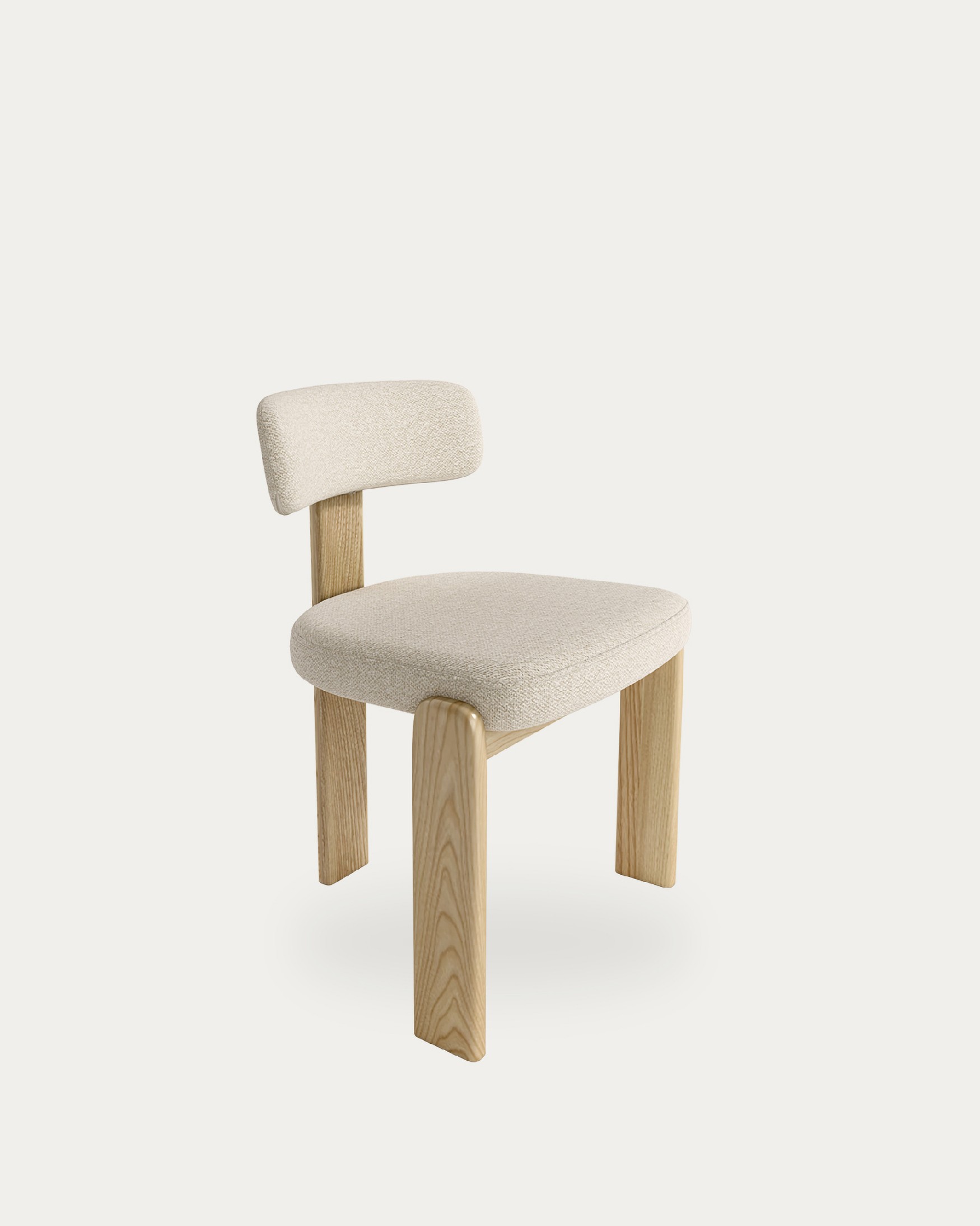 Chaise Nori avec revêtement sable et structure en chêne