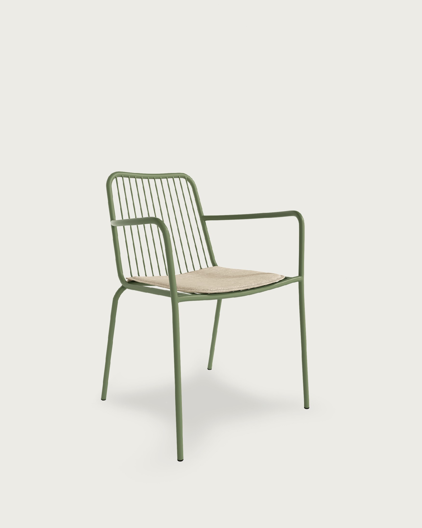 Chaise Ohana en métal vert craie avec coussin