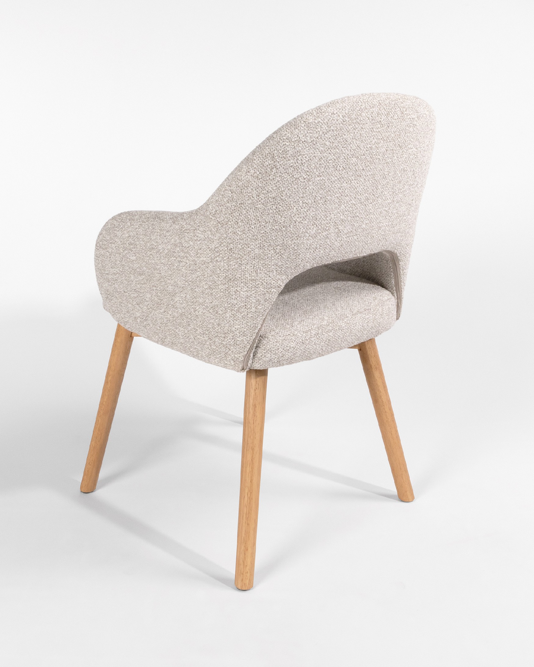 Ona chair with sand upholstery and oak legs