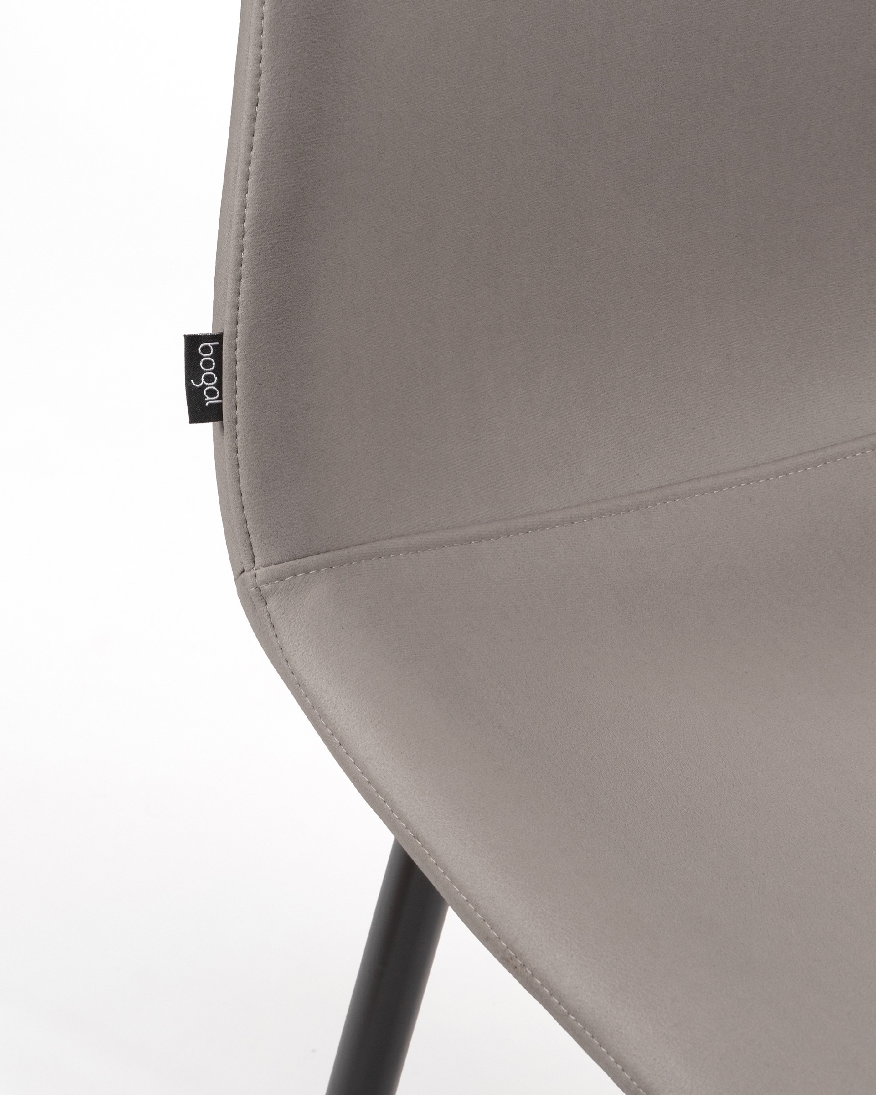 Oporto chair with gray upholstery and black metal legs