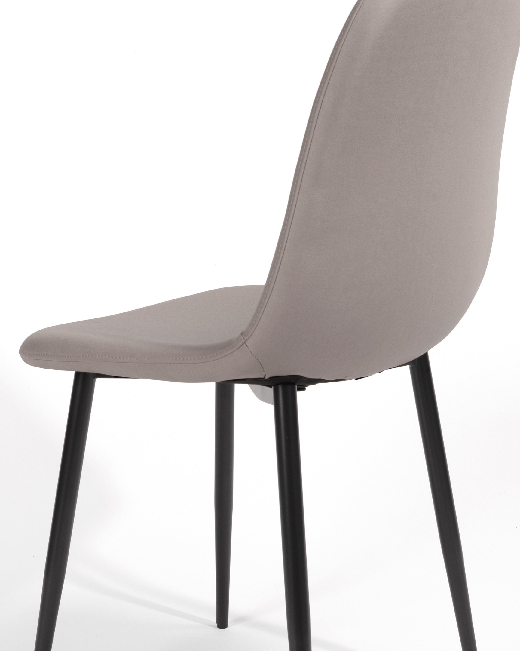 Oporto chair with gray upholstery and black metal legs