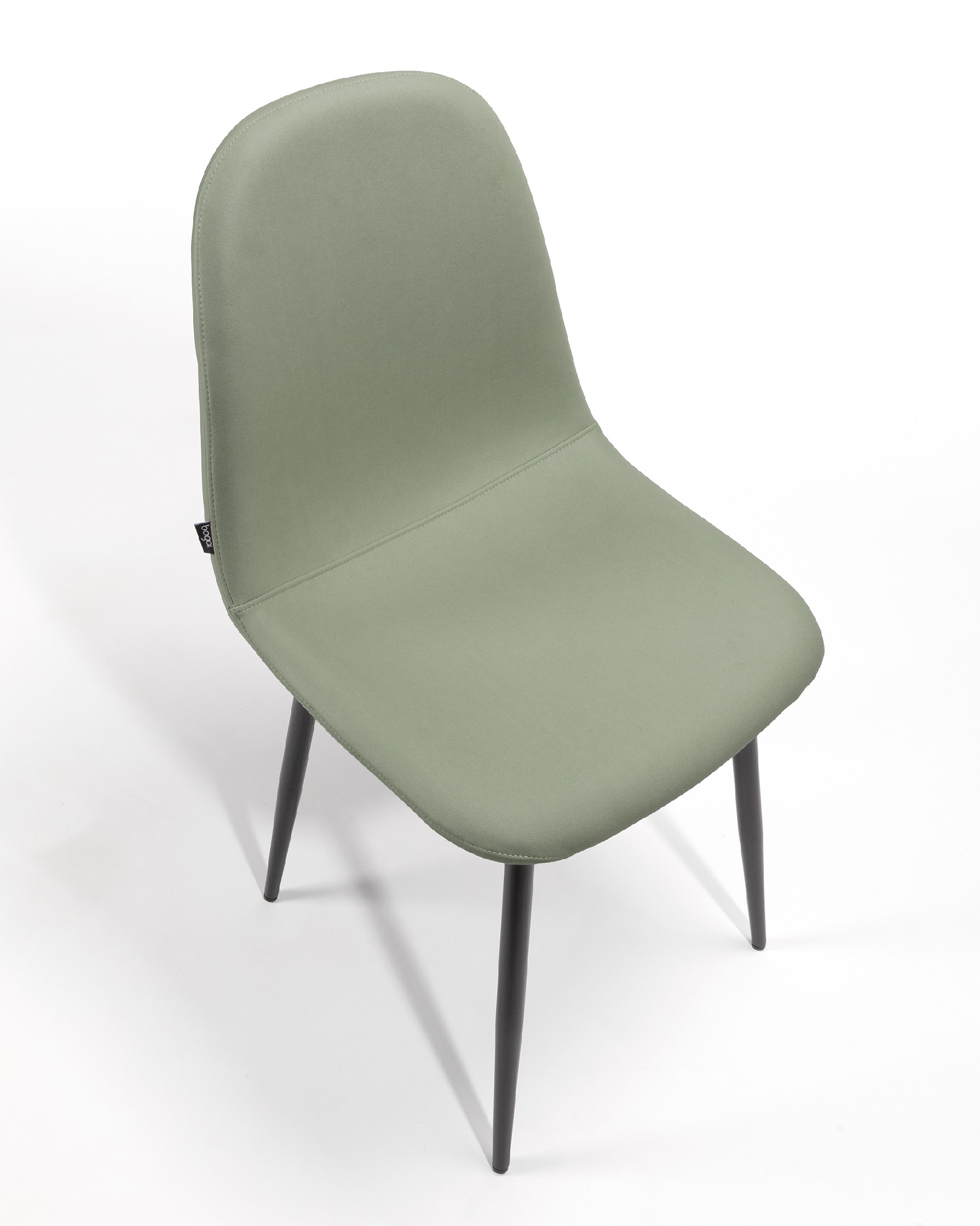 Chaise Oporto avec rembourrage mousse et pieds métalliques noirs