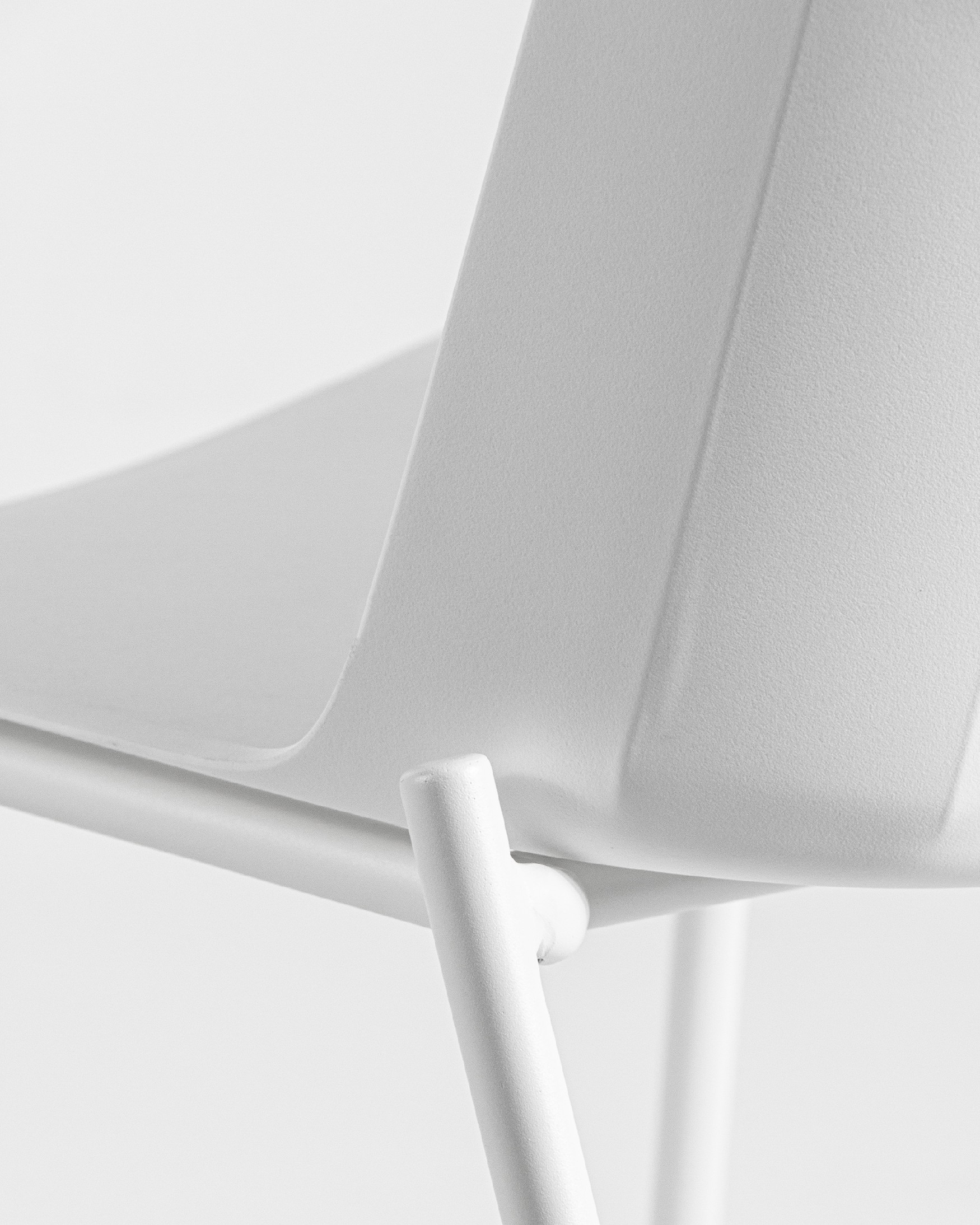 Orlando chair in white polypropylene
