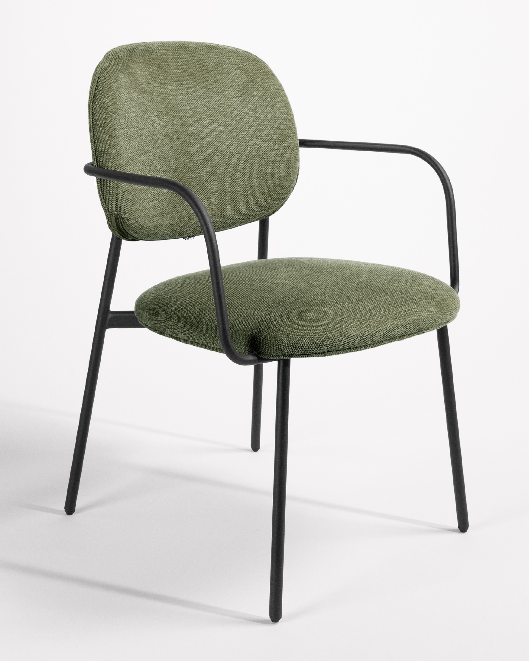 Silla Osaka con tapizado verde y patas metálicas negras