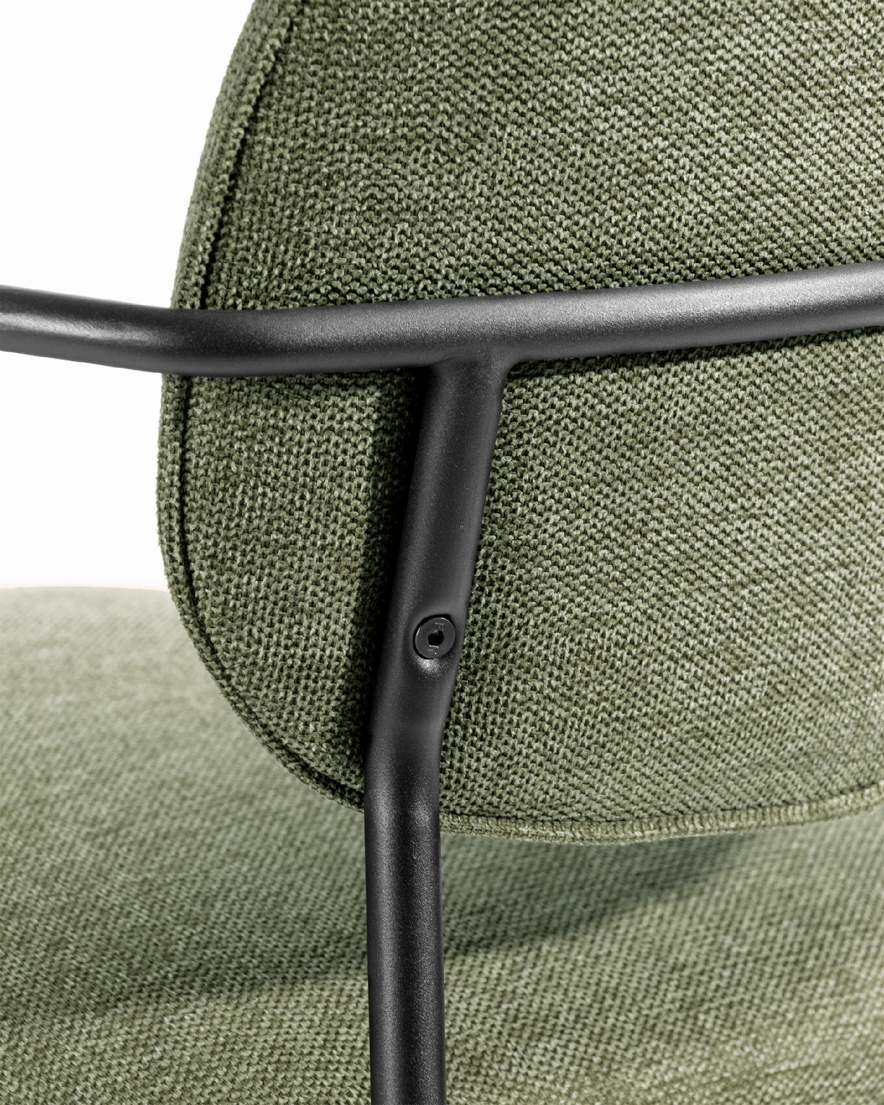 Silla Osaka con tapizado verde y patas metálicas negras