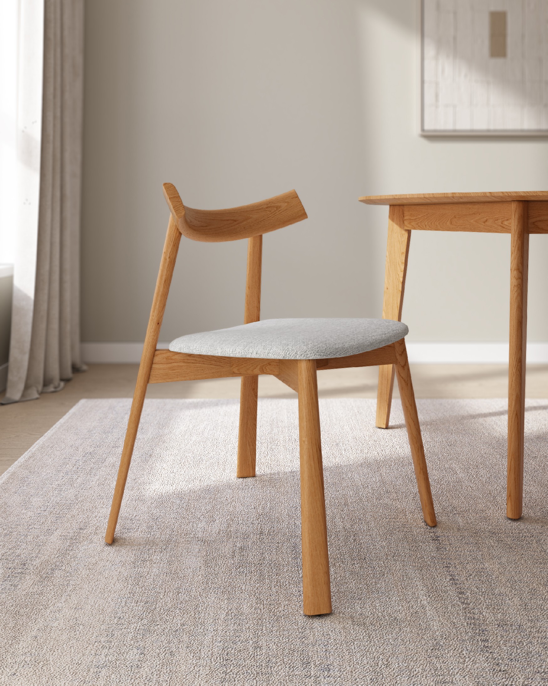 Chaise Ovis avec revêtement gris et structure en chêne naturel