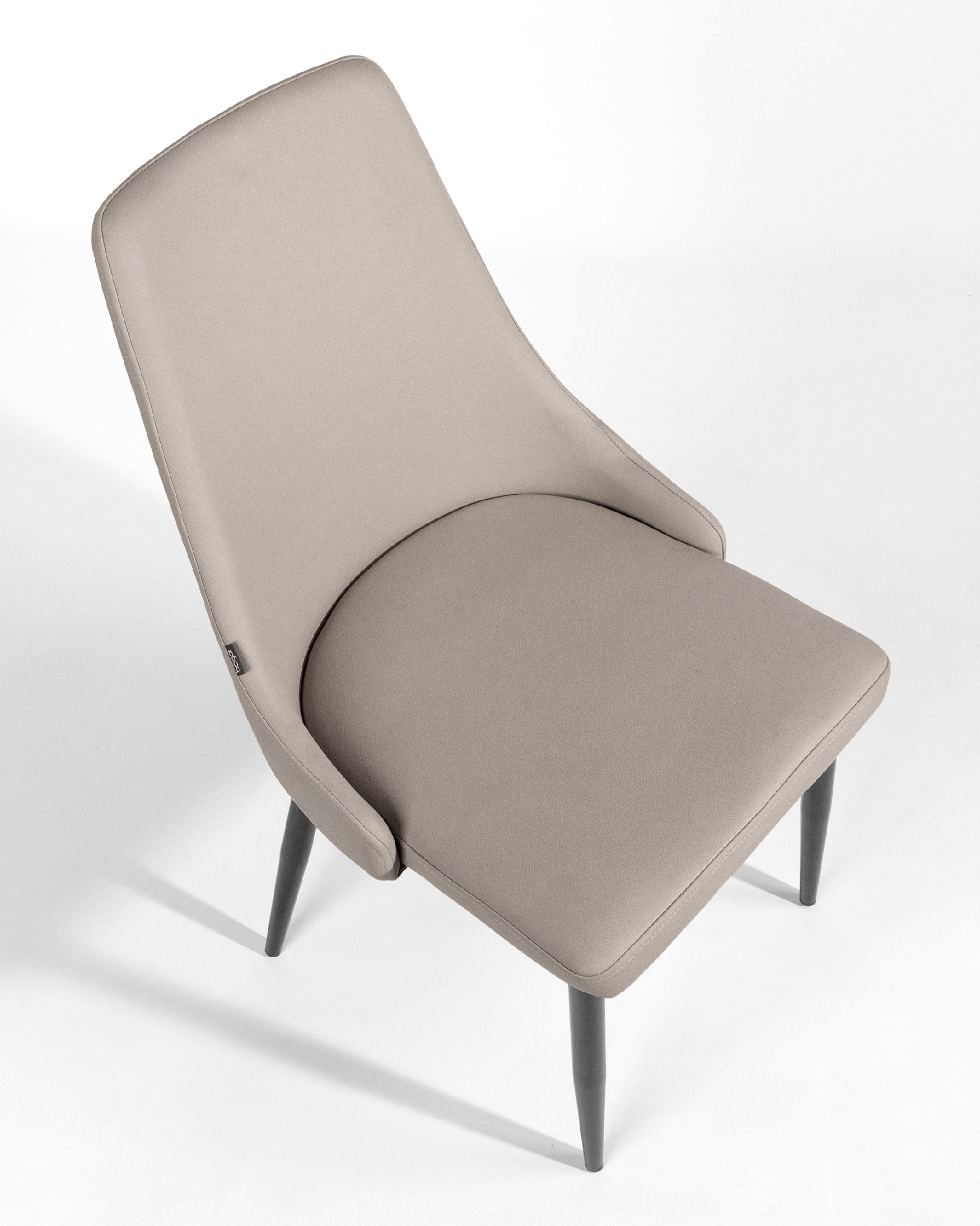 Silla París con tapizado gris 99 y patas negras