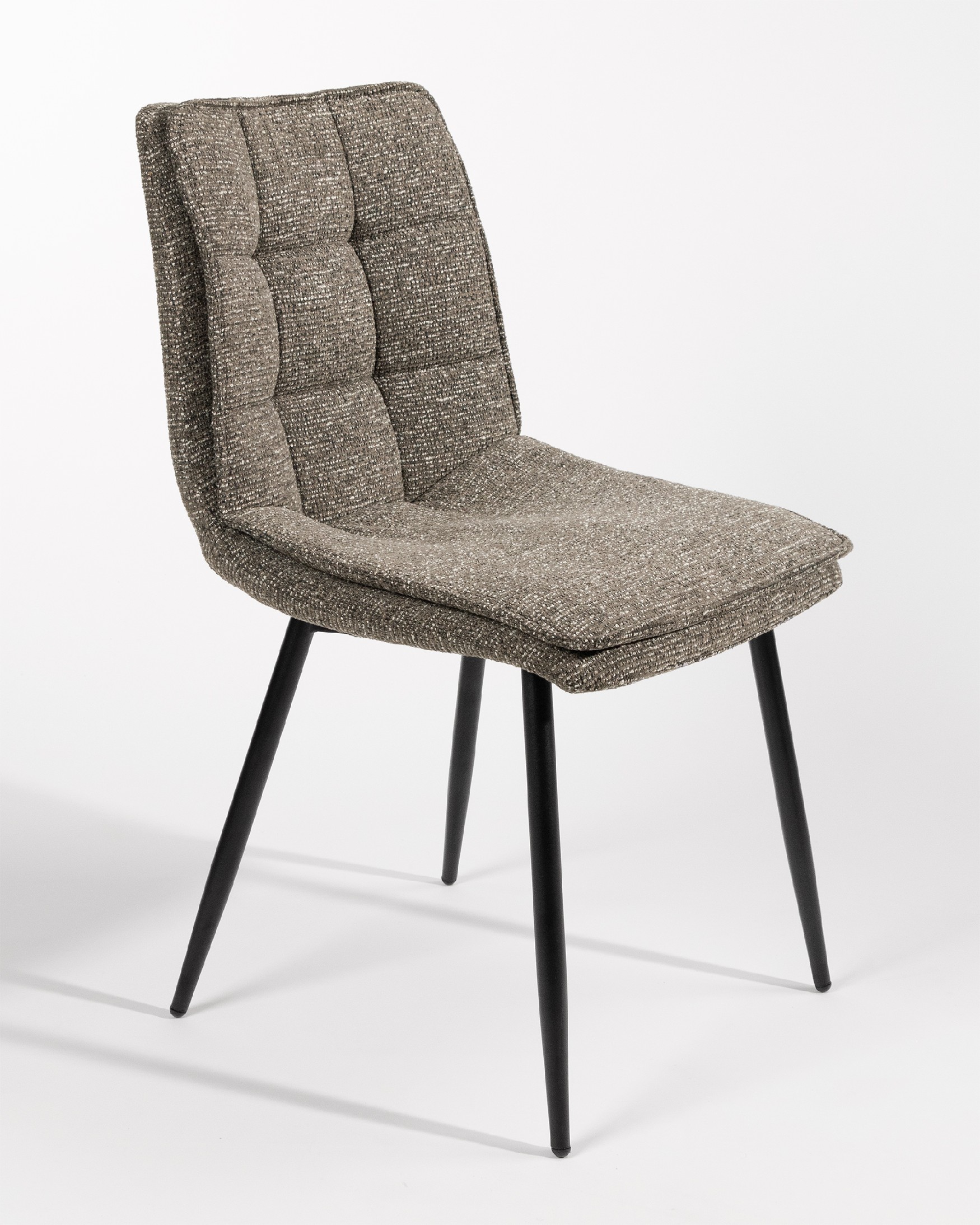 Chaise Parma avec revêtement anthracite et pieds métalliques noirs