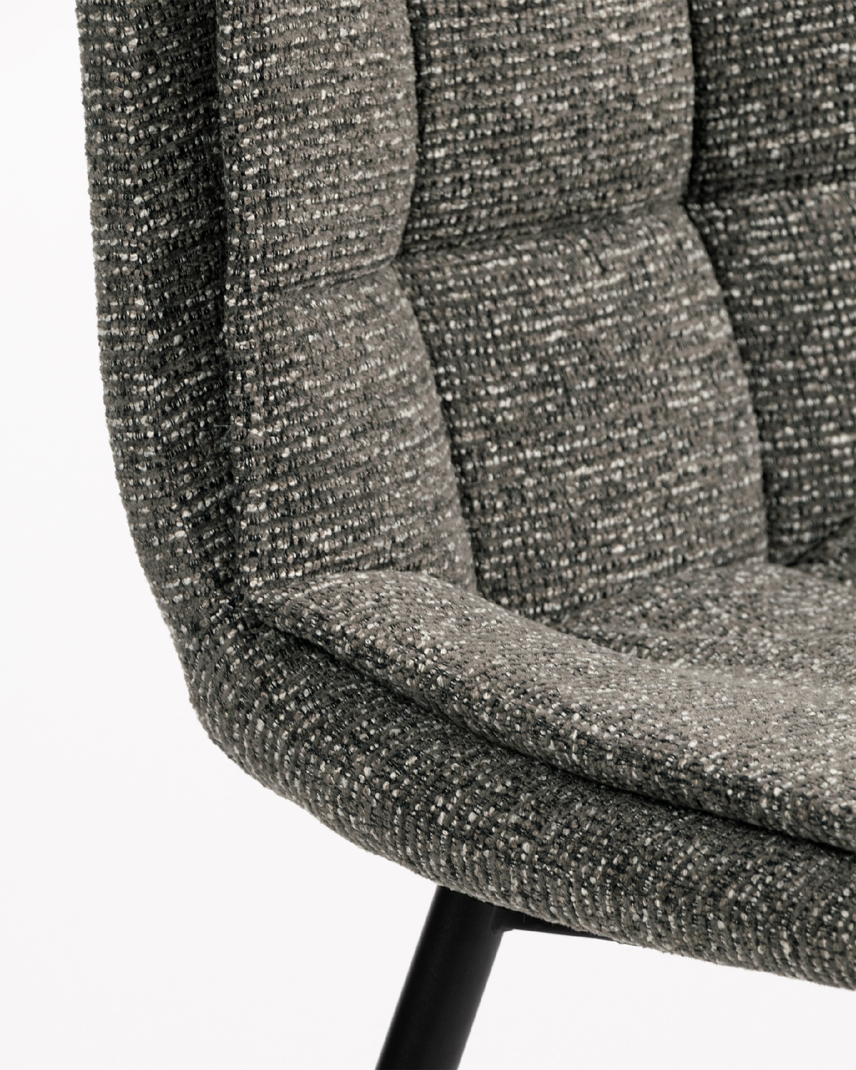 Chaise Parma avec revêtement anthracite et pieds métalliques noirs