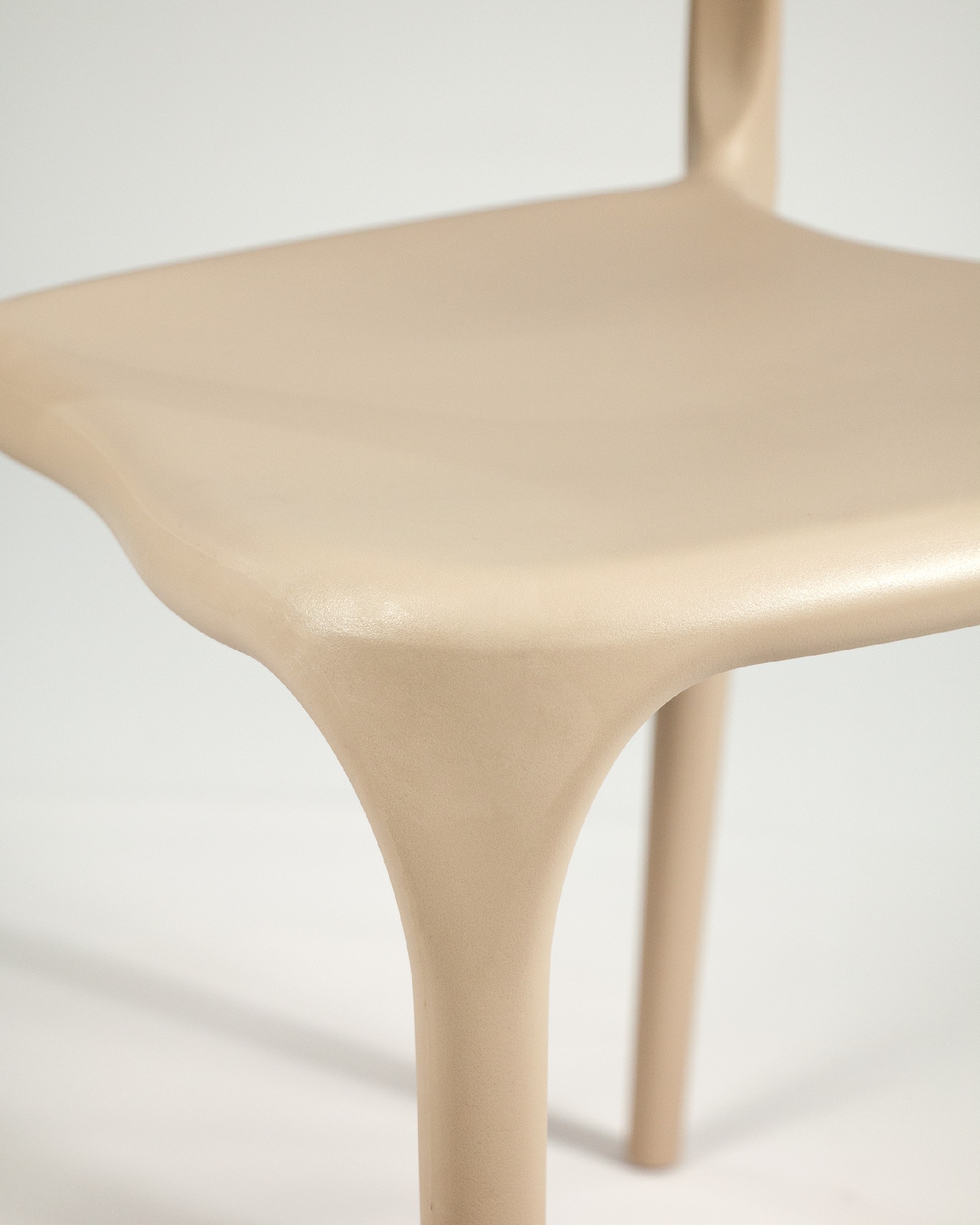 Chaise Pisa en polypropylène sable