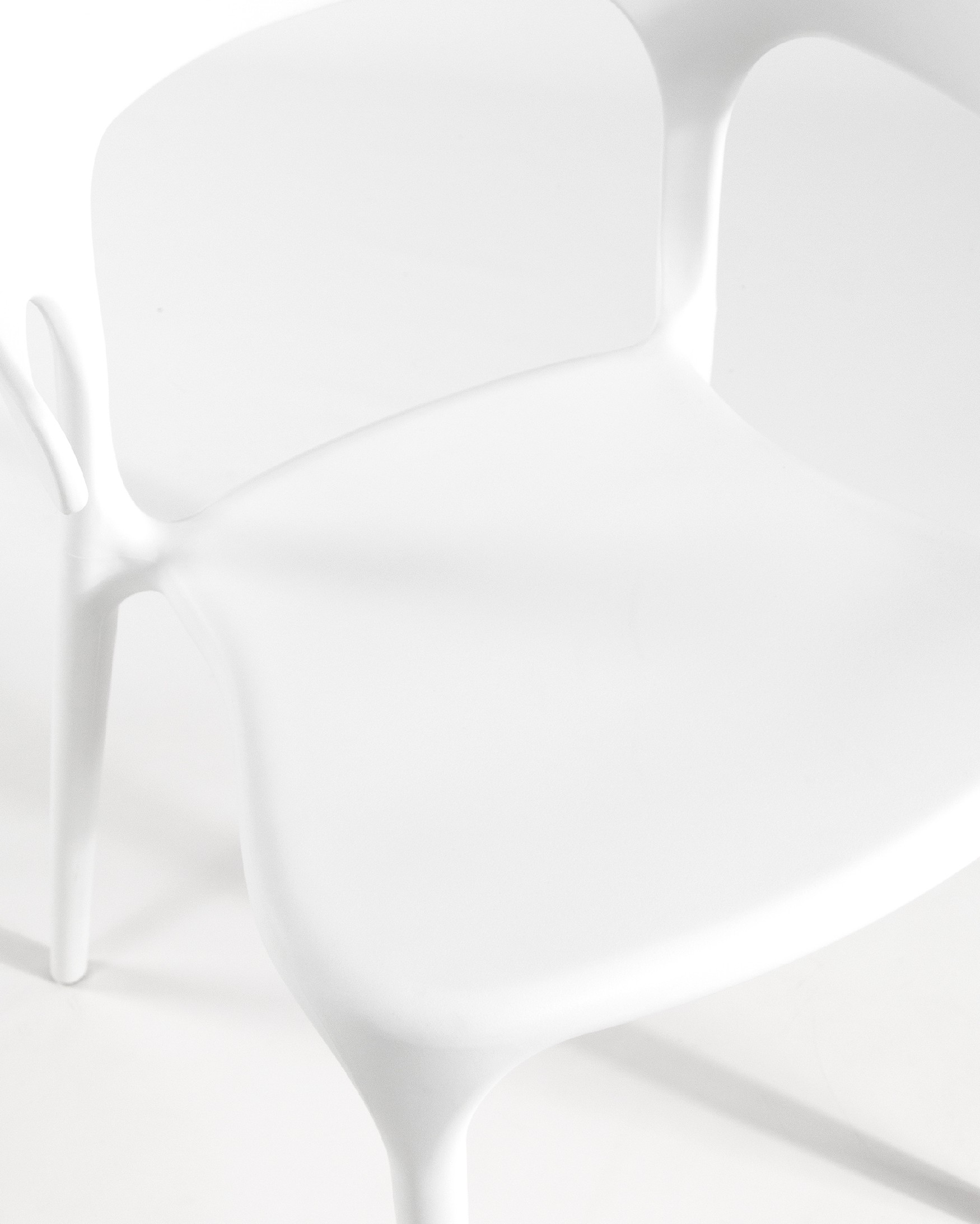 Pisa polypropylene chair in white