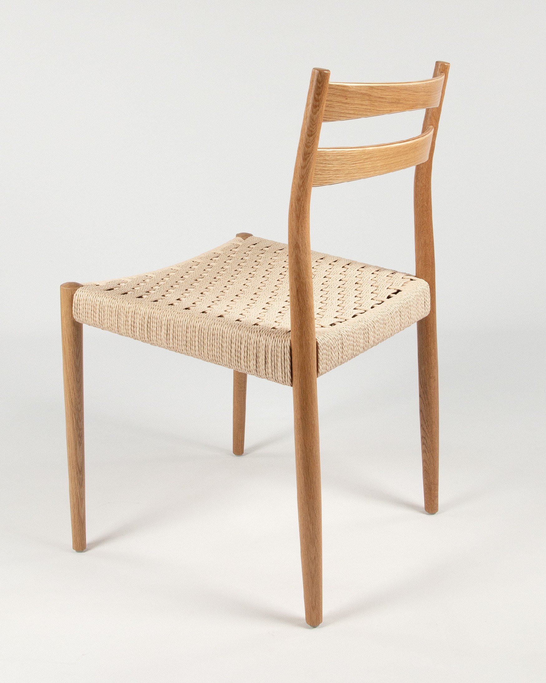 Prado chair with natural cord and natural oak structure