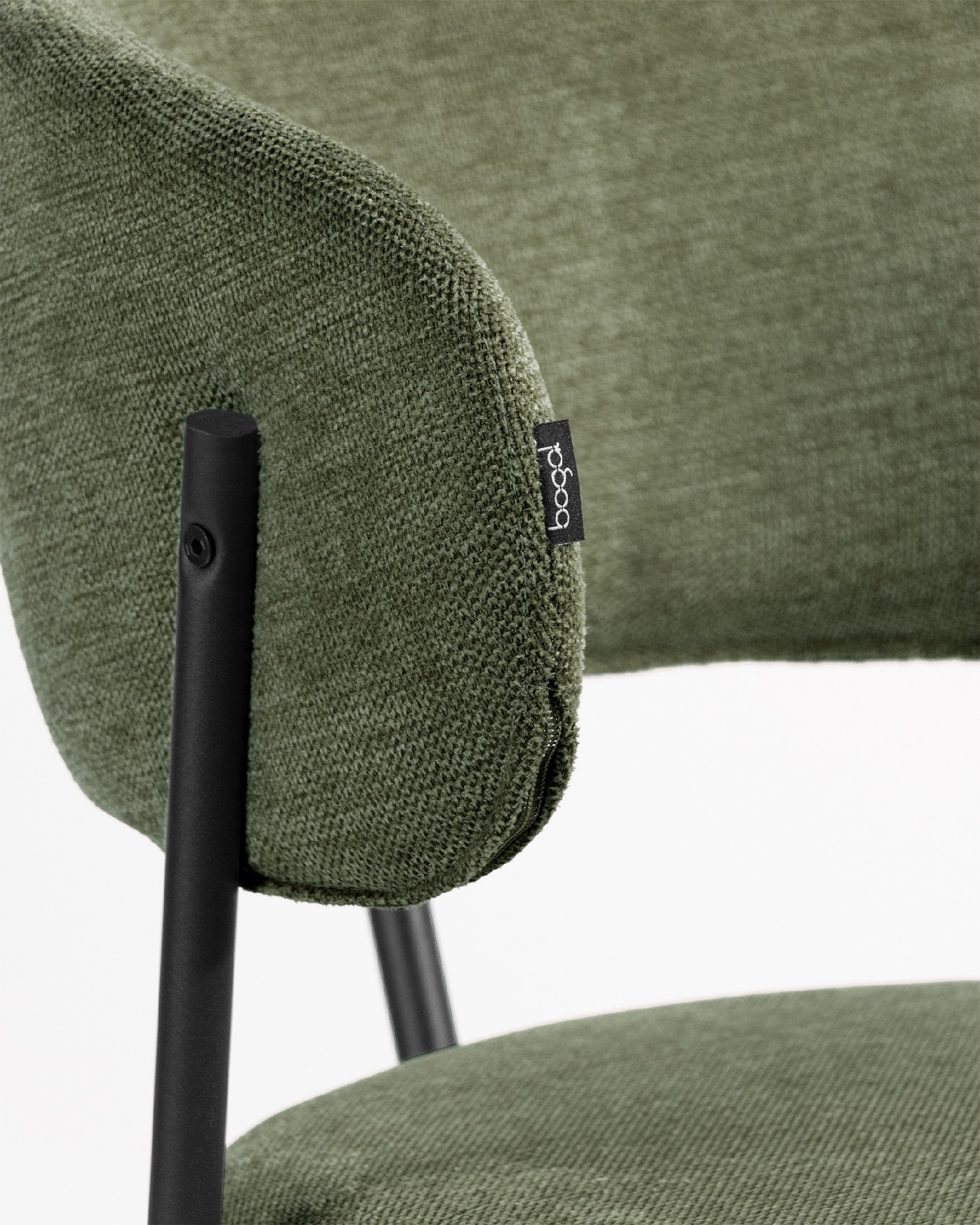 Silla Quebec con tapizado verde y patas metálicas negras