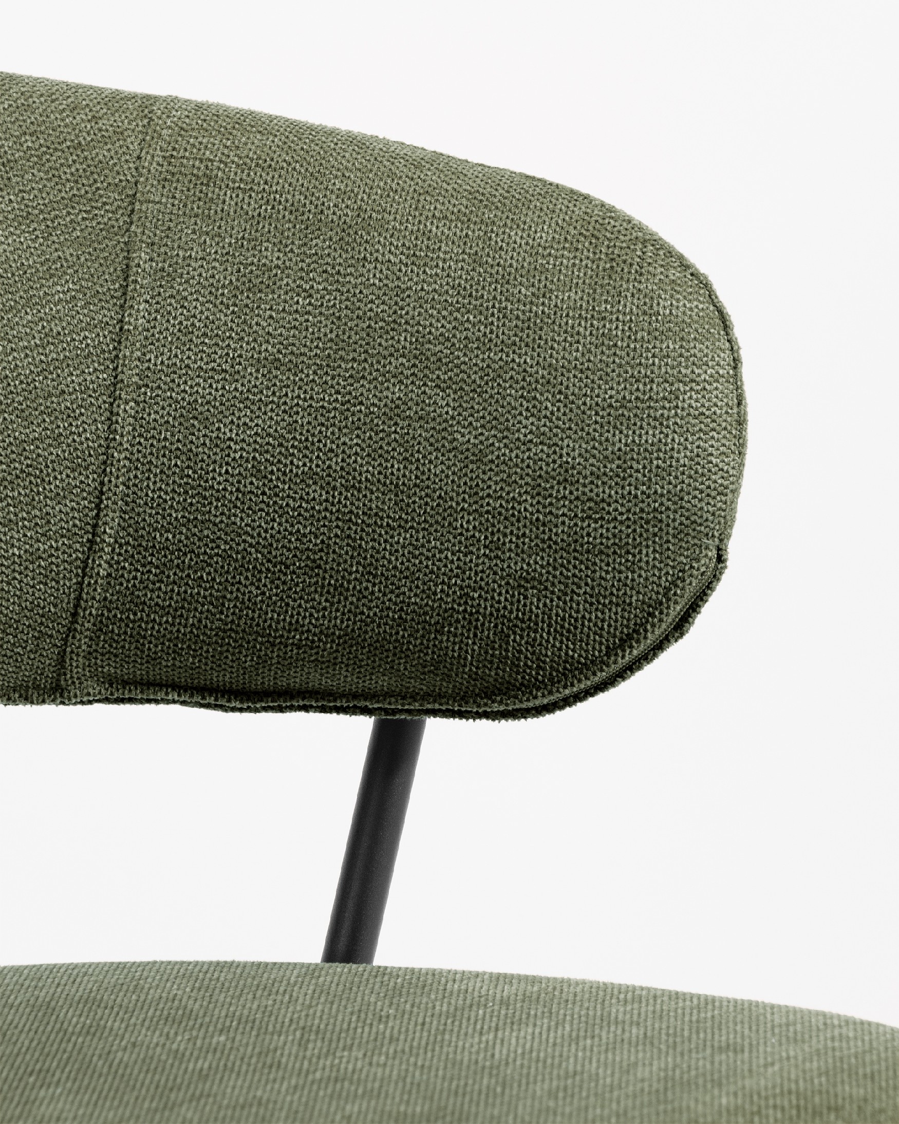Silla Quebec con tapizado verde y patas metálicas negras