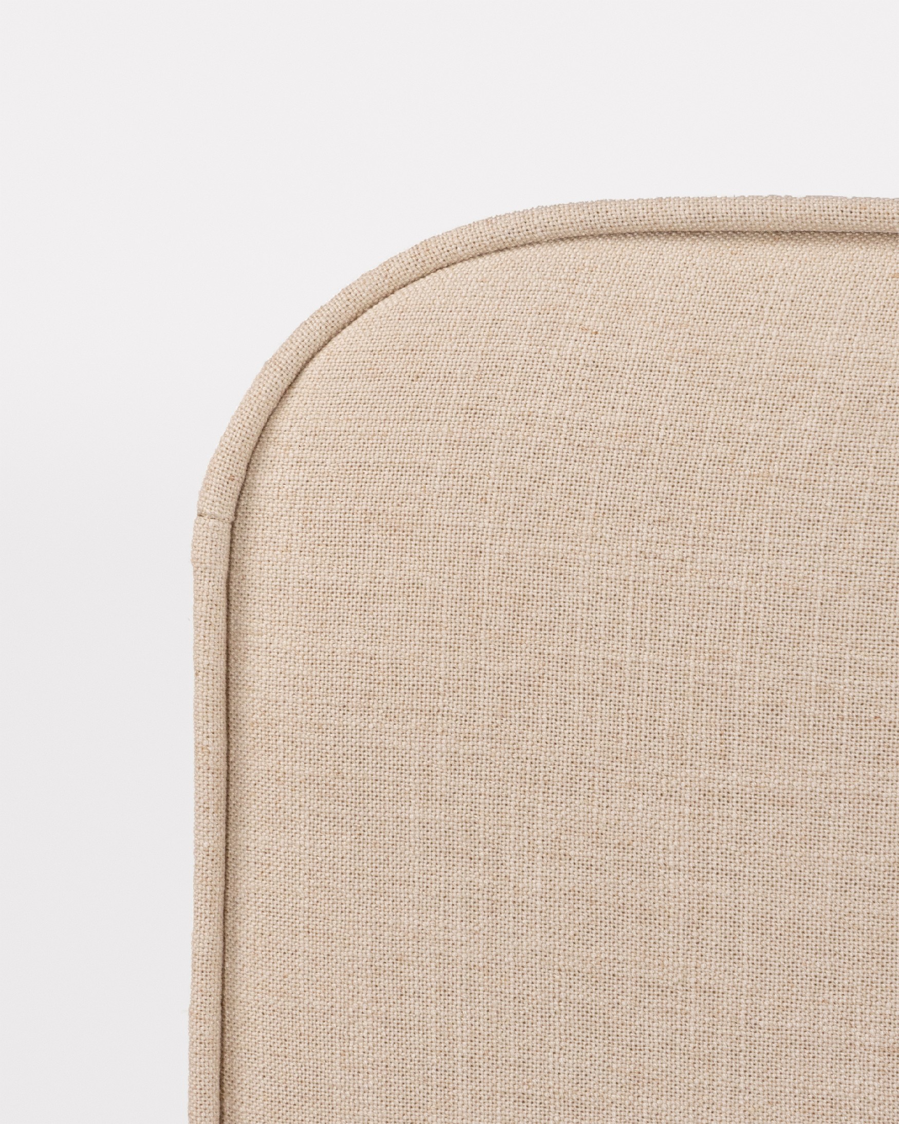 Cabecero cantos curvos con bordon Romeo 108 x 120 cm, tapizado crema 100% lino