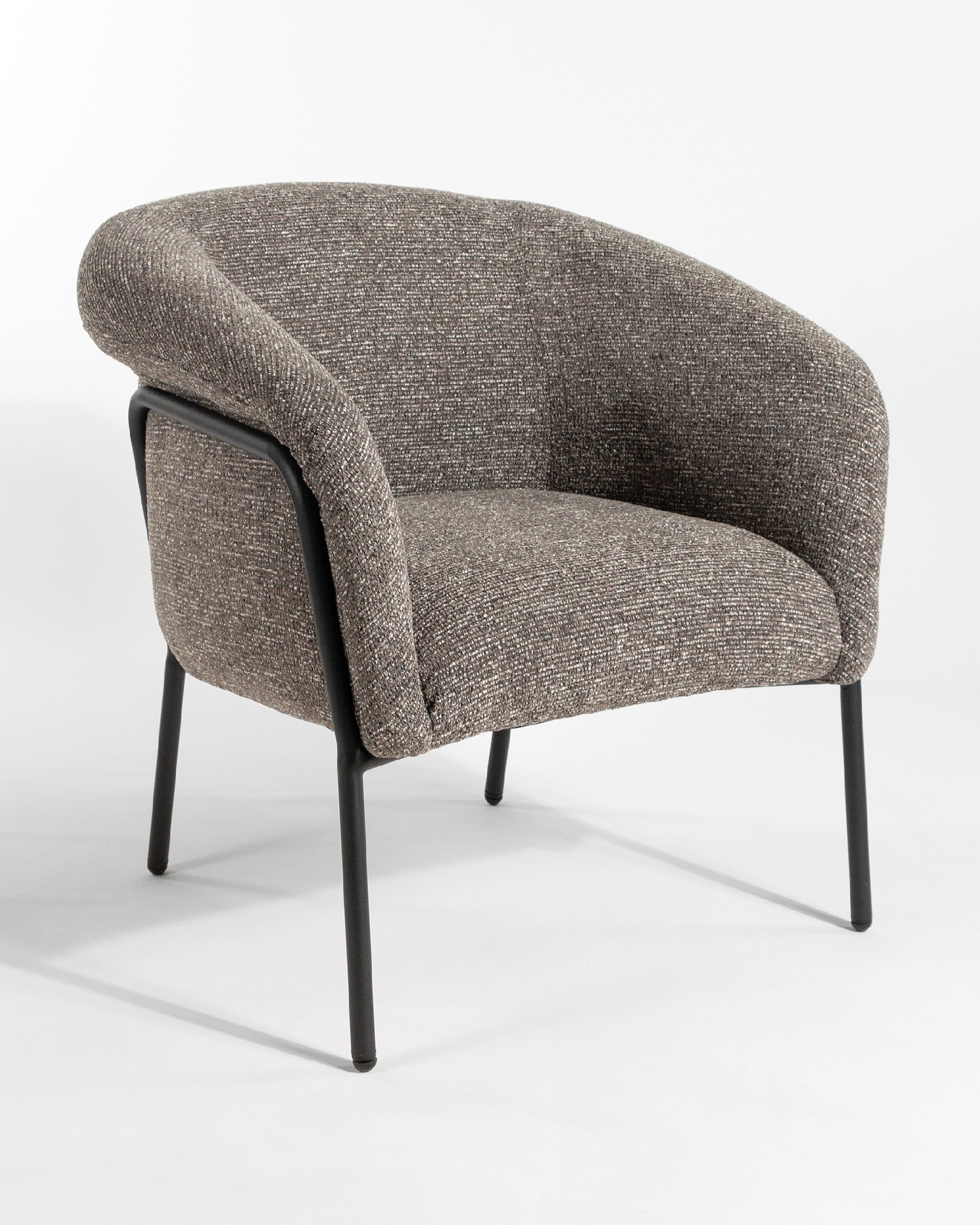 Rose armchair with anthracite upholstery and black metal leg