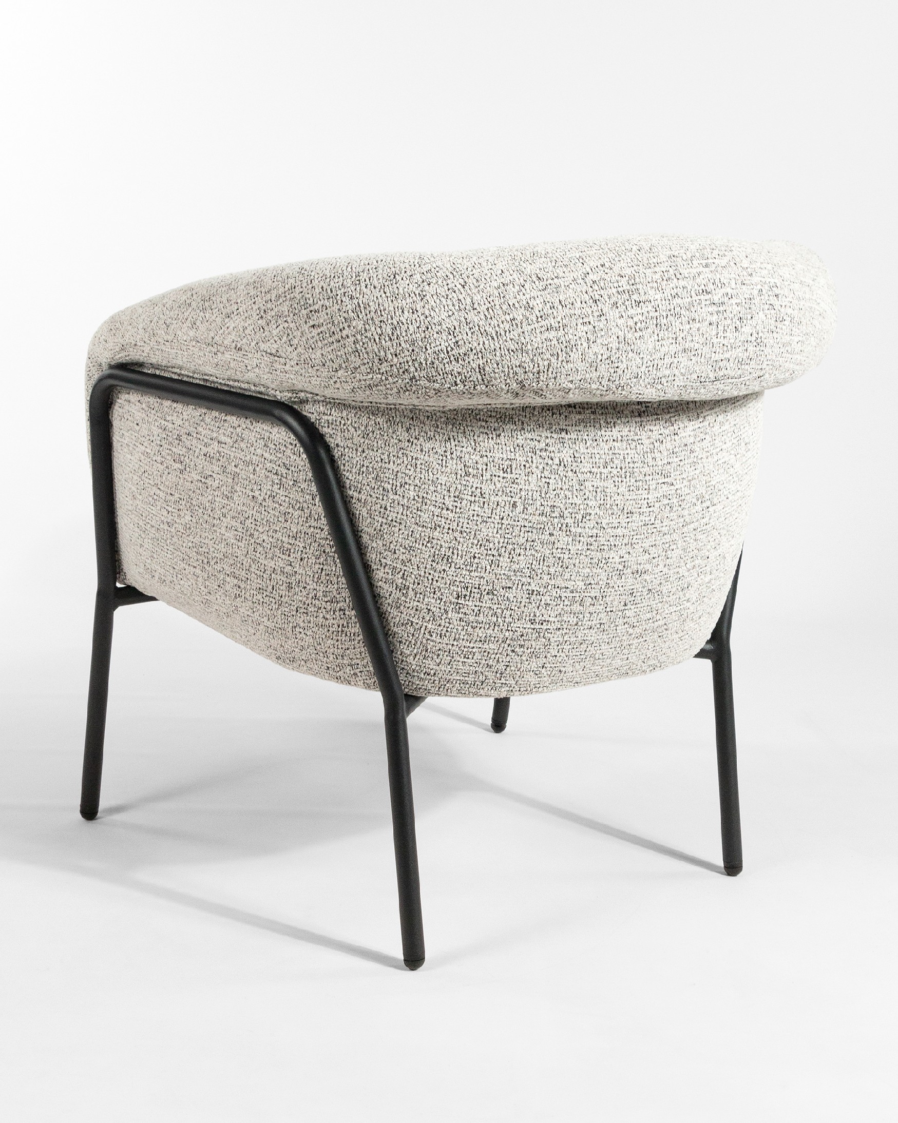 Rose armchair with marbled upholstery and black metal leg