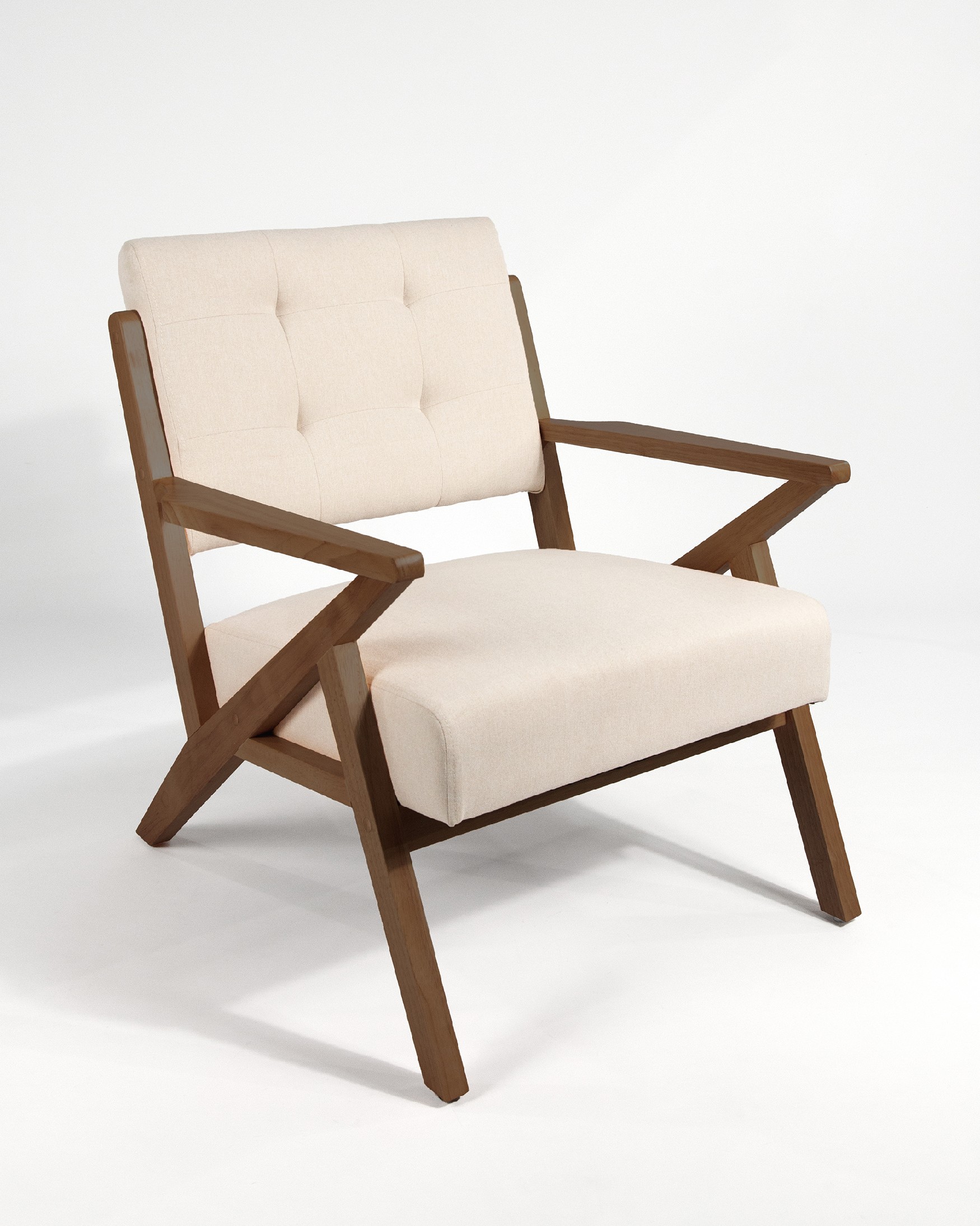 Fauteuil Sakura avec tapisserie sable et finition en bois foncé