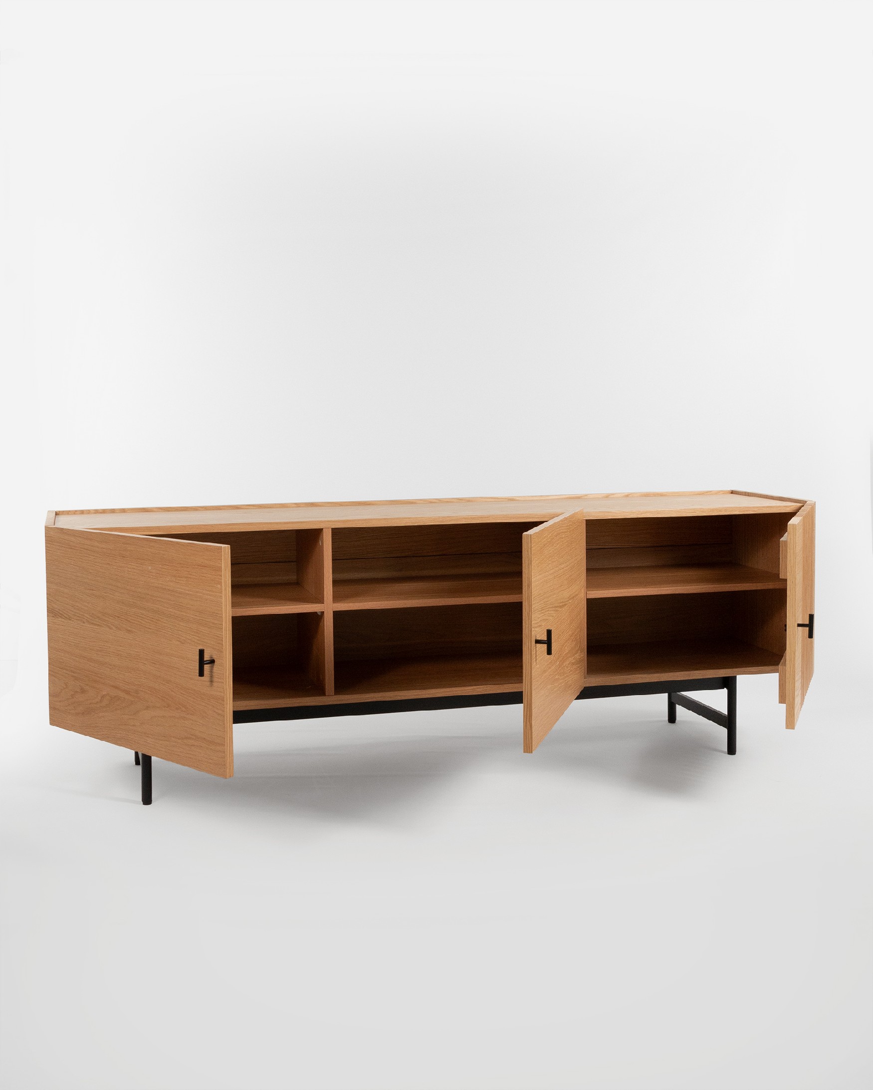 Mueble TV Samurai 3 puertas de chapa natural de roble 180 x 62 cm