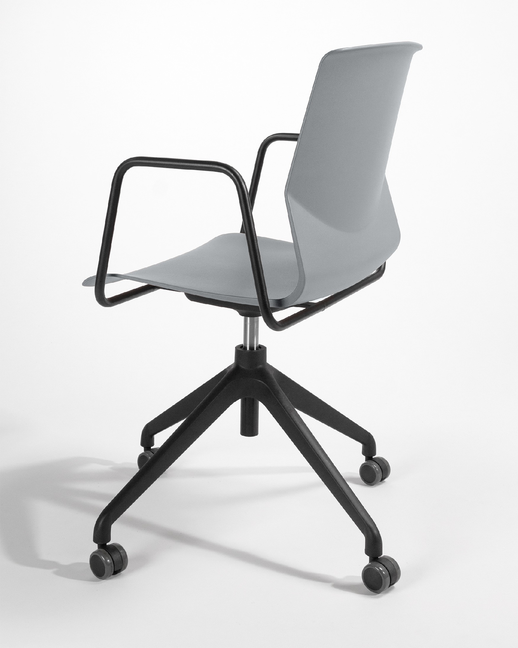 Chaise de bureau Seattle en polypropylène graphite et pieds noirs