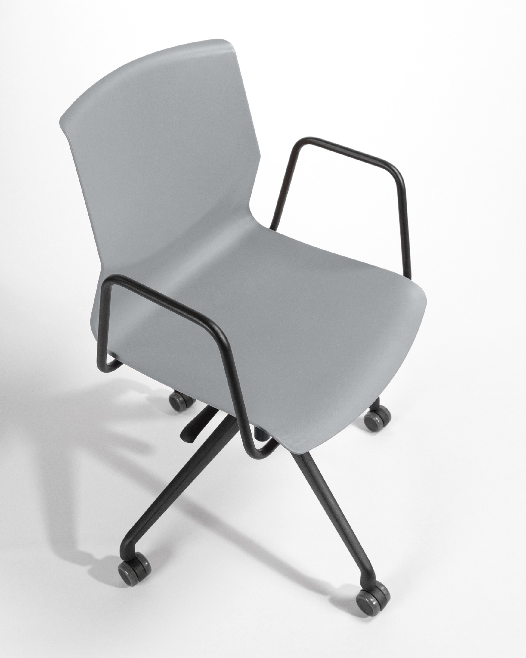 Chaise de bureau Seattle en polypropylène graphite et pieds noirs